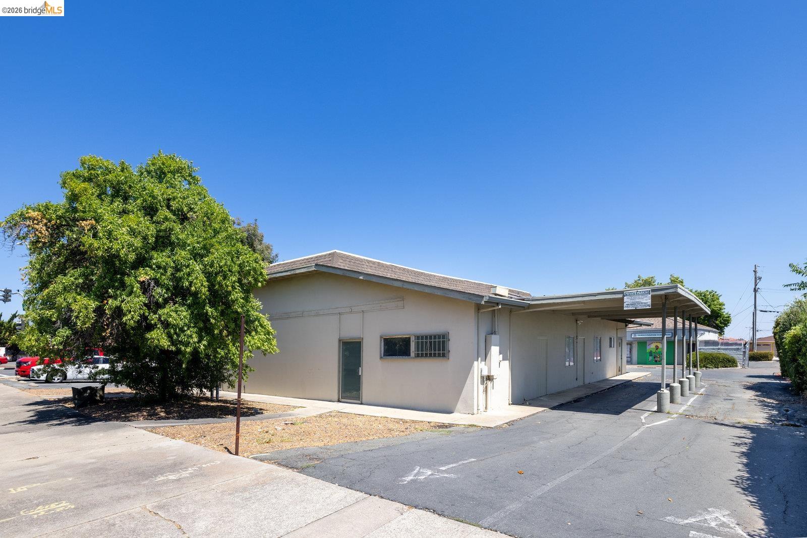 Detail Gallery Image 6 of 32 For 4015 Railroad Ave, Pittsburg,  CA 94565 - – Beds | – Baths