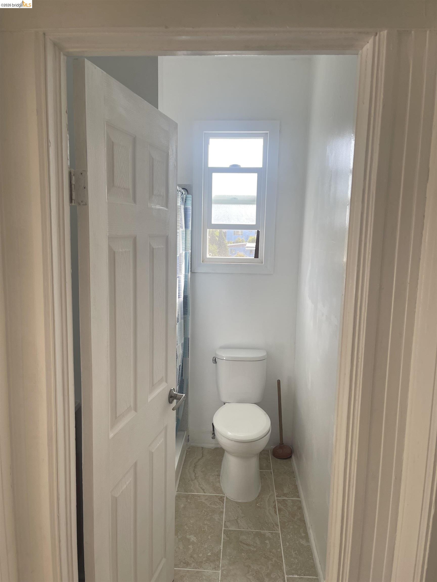 Detail Gallery Image 4 of 20 For 2212 17th Ave, Oakland,  CA 94606 - – Beds | – Baths