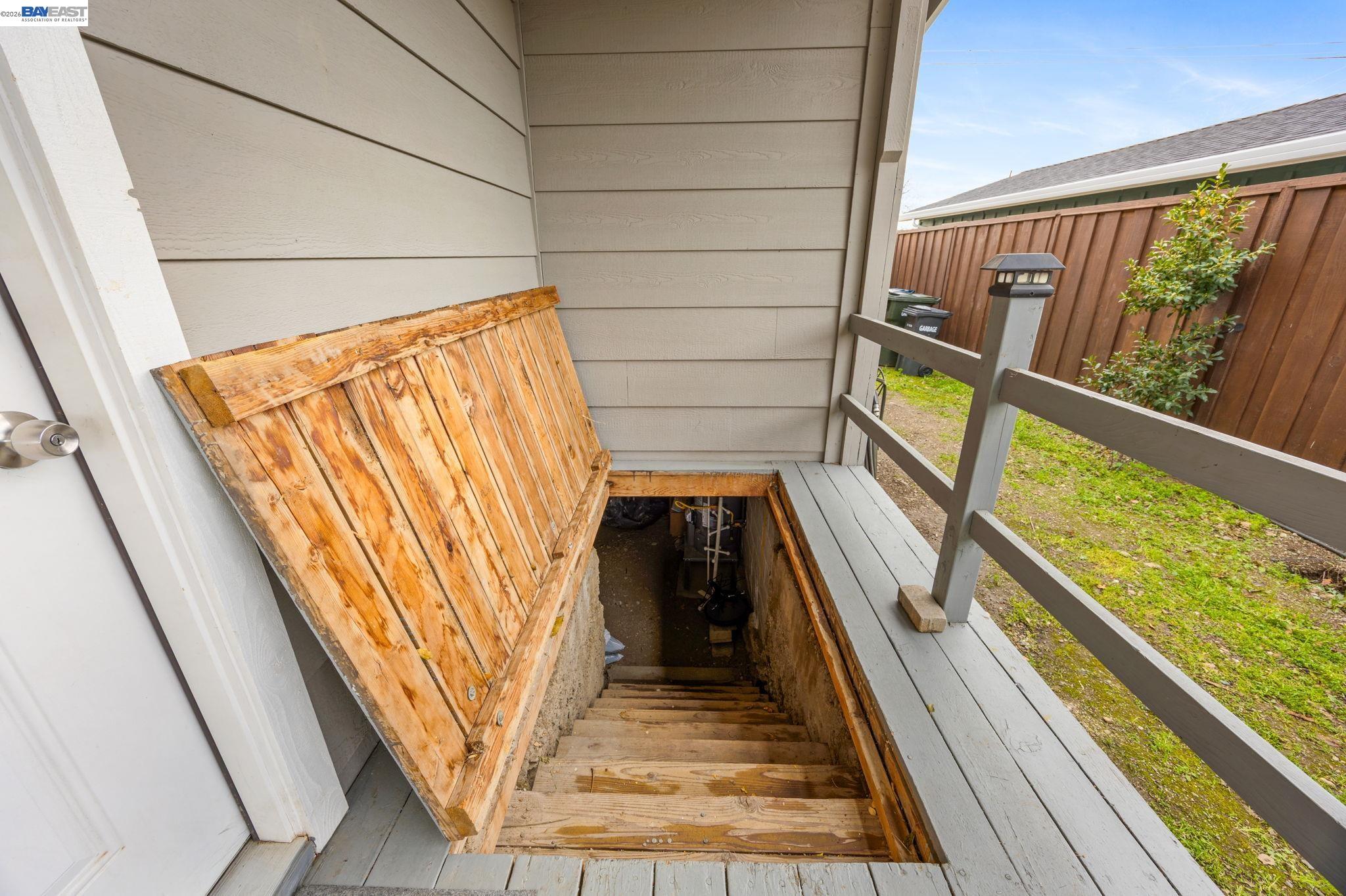 Detail Gallery Image 13 of 18 For 560 N M St, Livermore,  CA 94551 - 3 Beds | 2 Baths