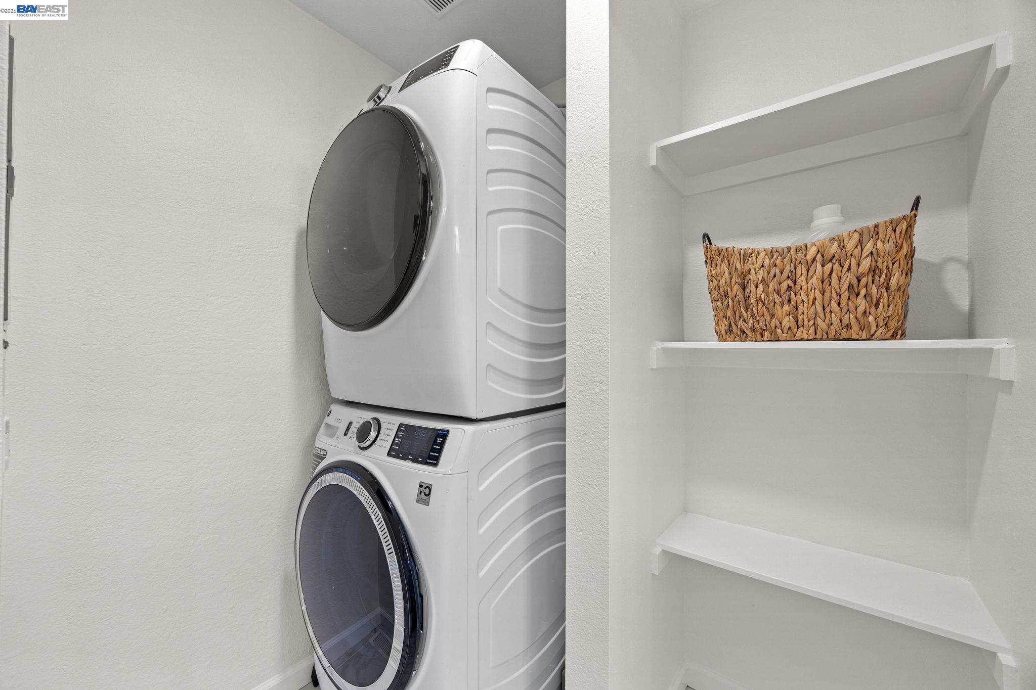 Detail Gallery Image 9 of 18 For 560 N M St, Livermore,  CA 94551 - 3 Beds | 2 Baths