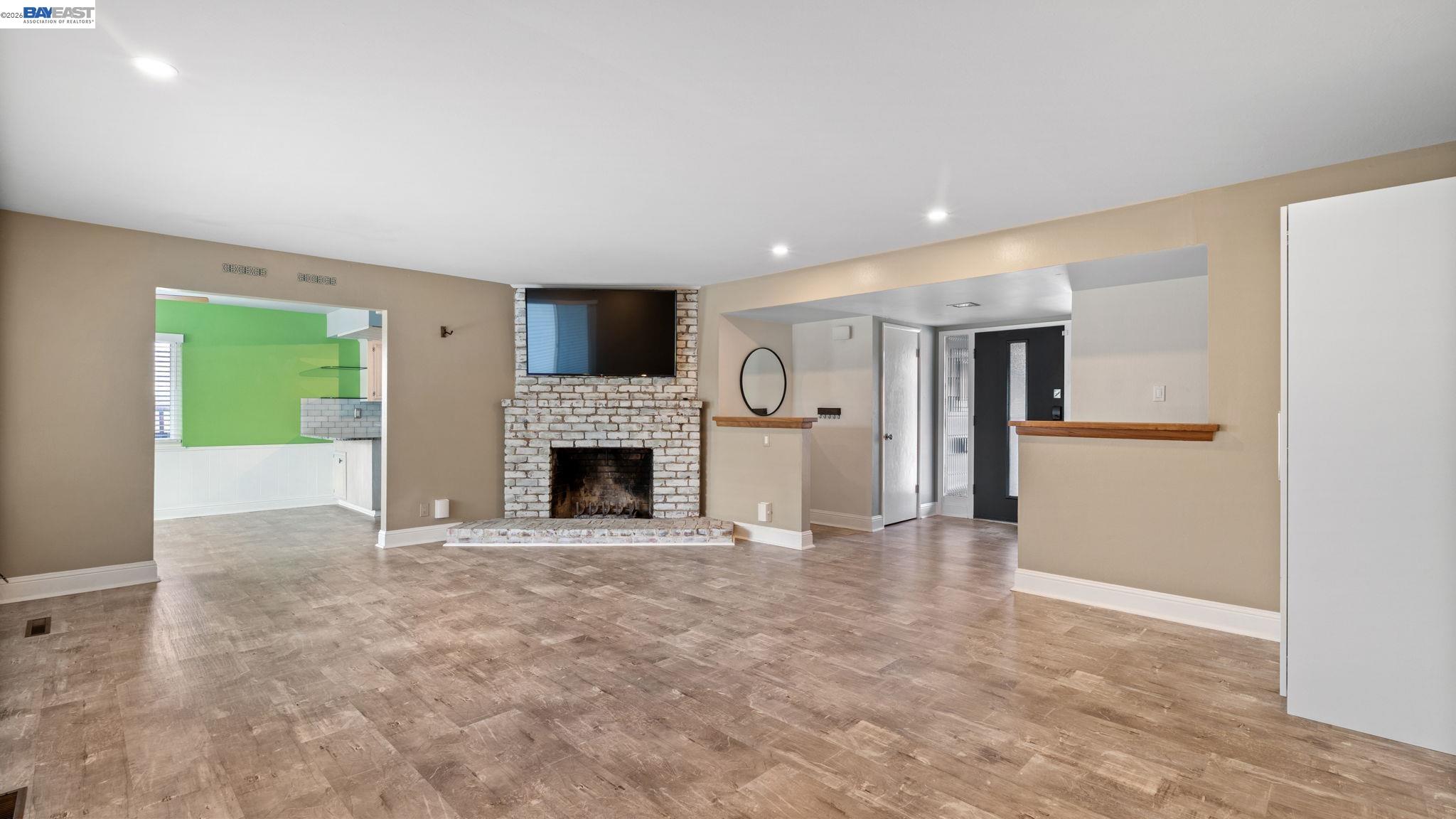 Detail Gallery Image 5 of 29 For 1269 Gabriel Ct, San Leandro,  CA 94577 - 3 Beds | 2/1 Baths