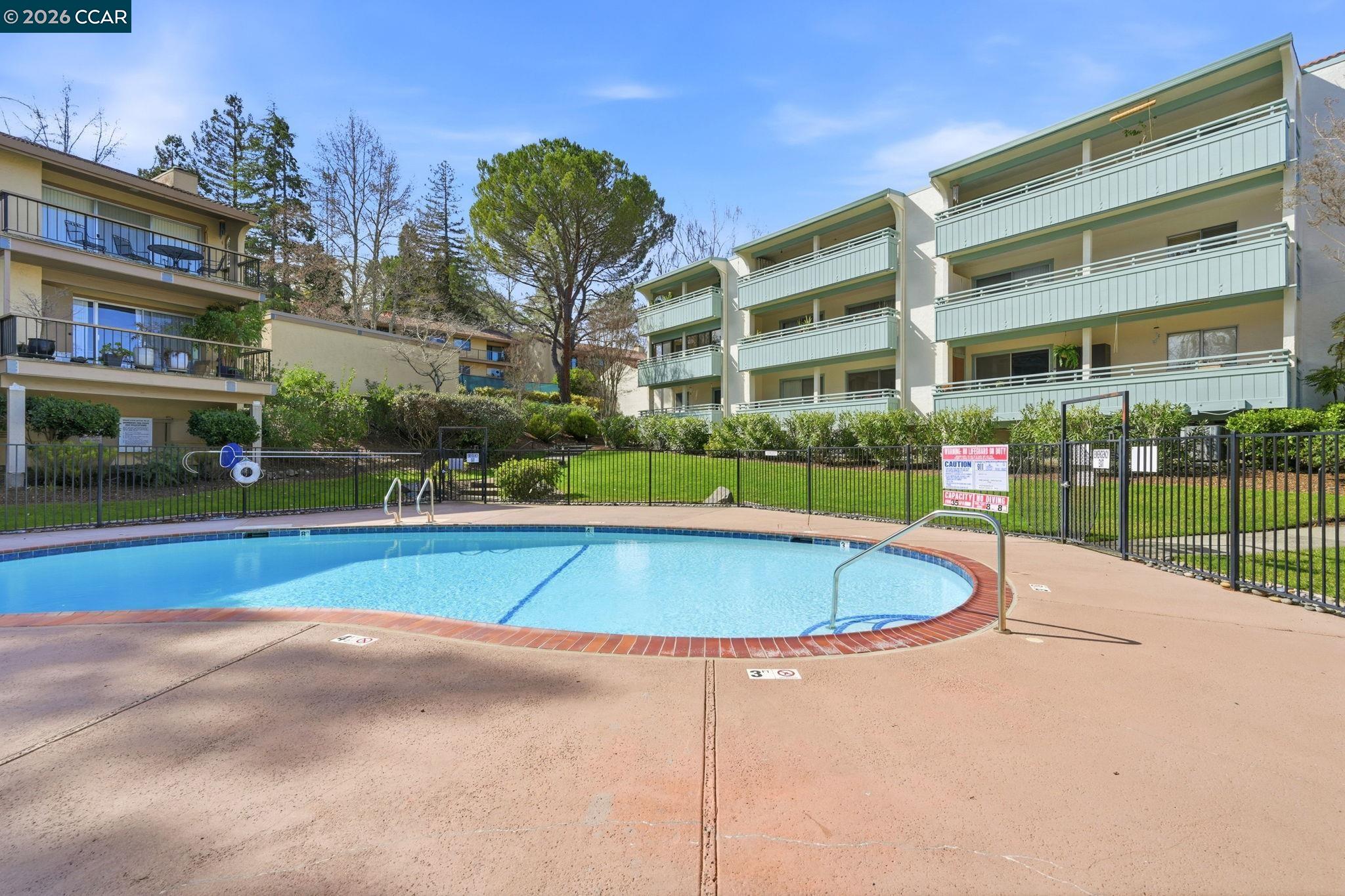 Detail Gallery Image 24 of 37 For 1501 Ptarmigan Dr 1c,  Walnut Creek,  CA 94595 - 1 Beds | 1 Baths