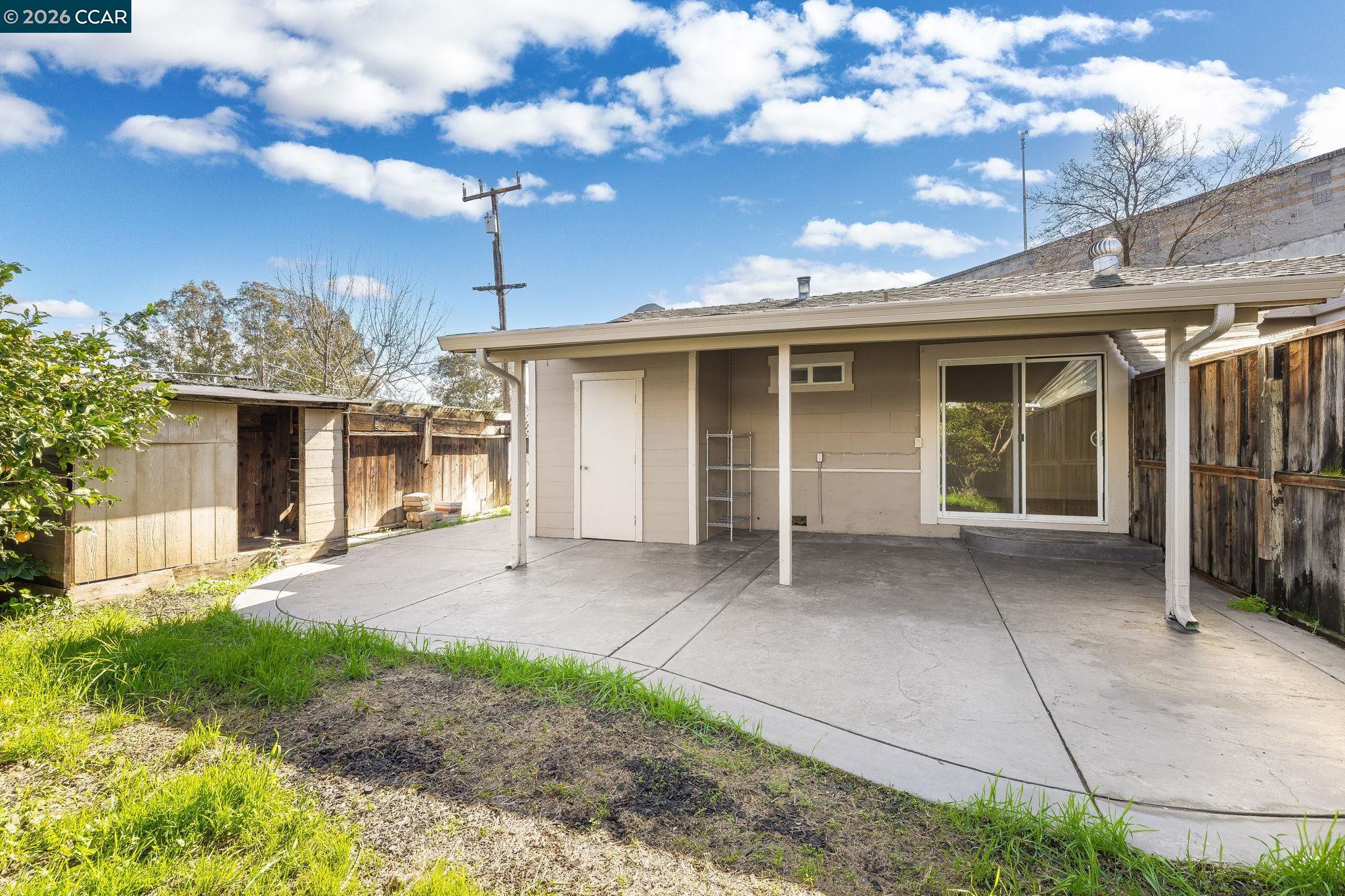 Detail Gallery Image 20 of 46 For 4820 Blum Rd, Martinez,  CA 94553 - 5 Beds | 2/1 Baths