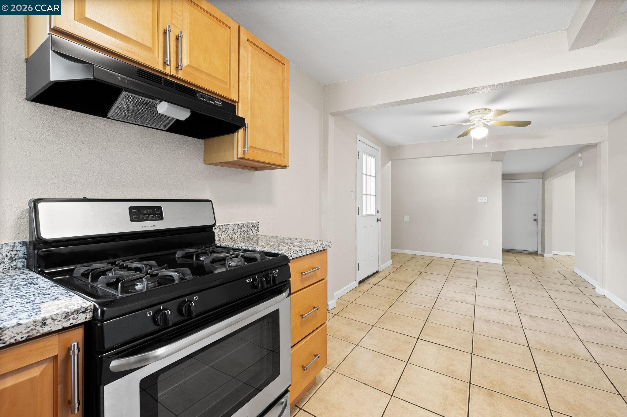 Detail Gallery Image 27 of 46 For 4820 Blum Rd, Martinez,  CA 94553 - 5 Beds | 2/1 Baths