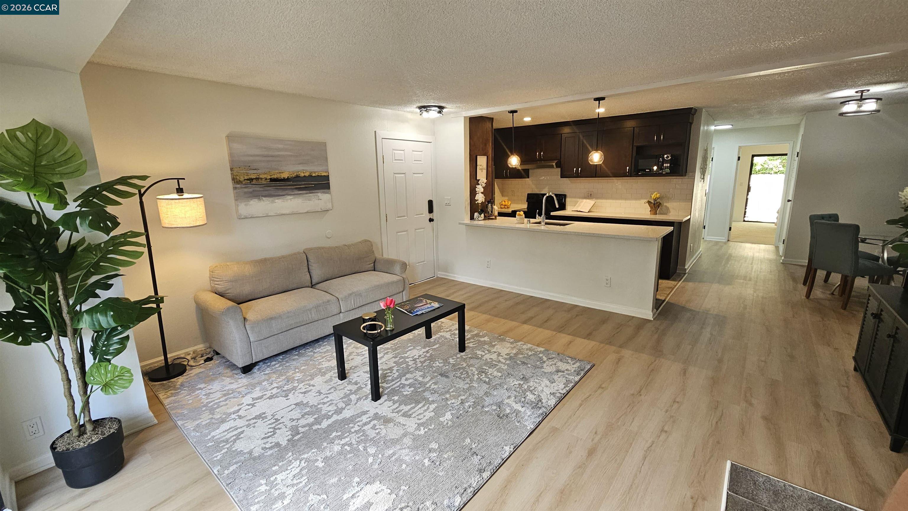 Photo #1: 41124804 Listing: Photo #1