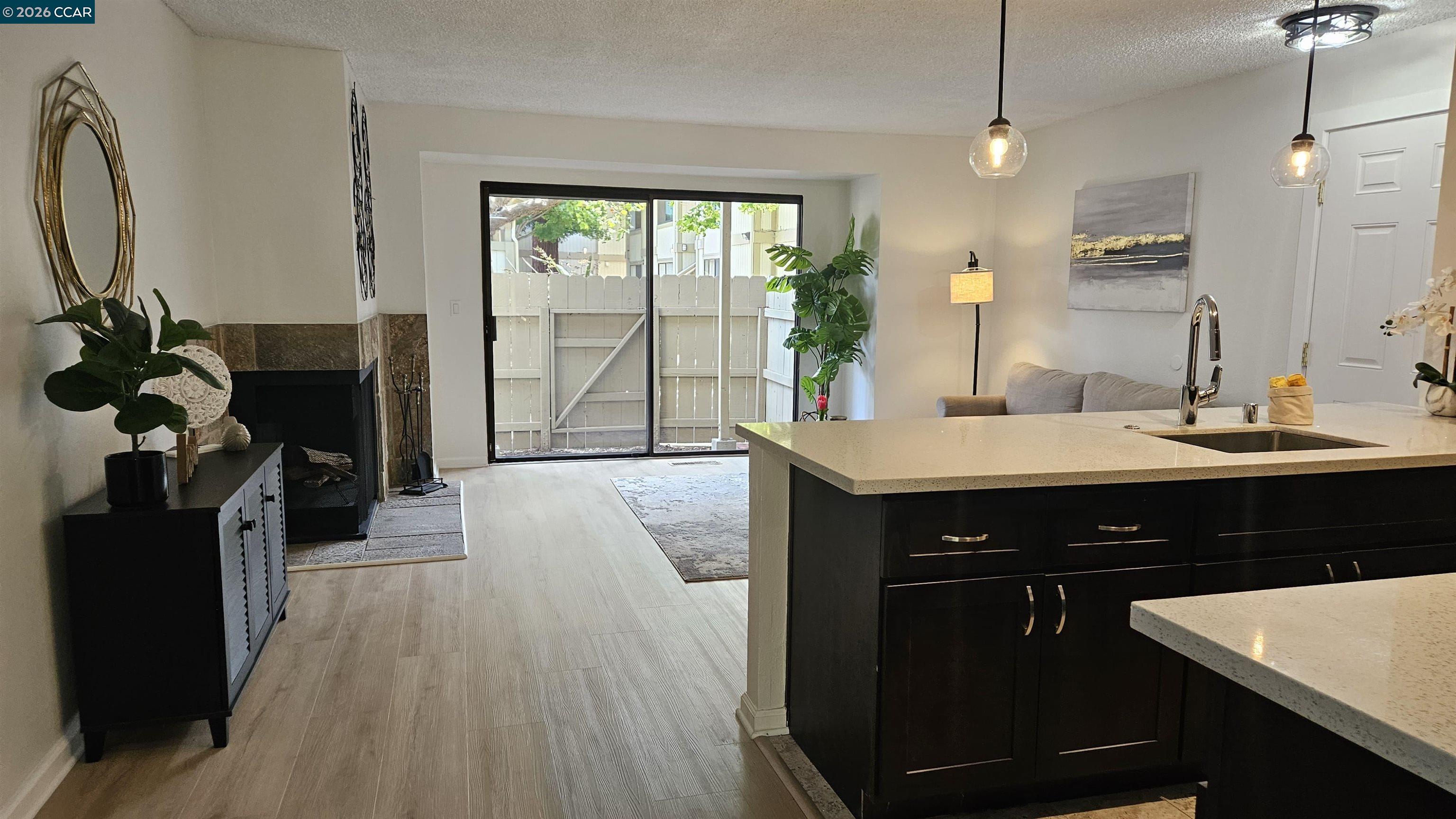 Photo #3: 41124804 Listing: Photo #3