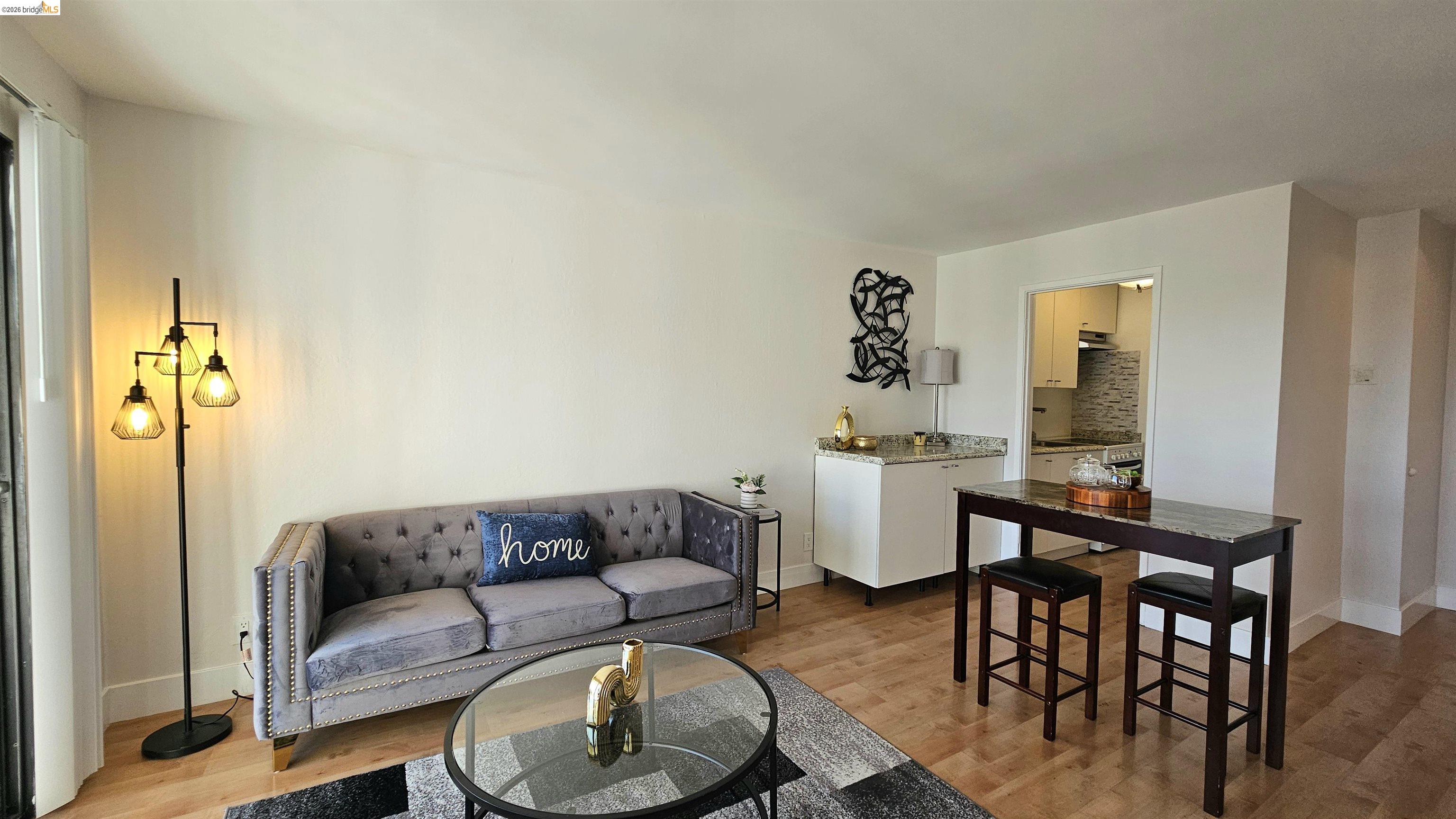 Front Image Thumbnail for EB41124806