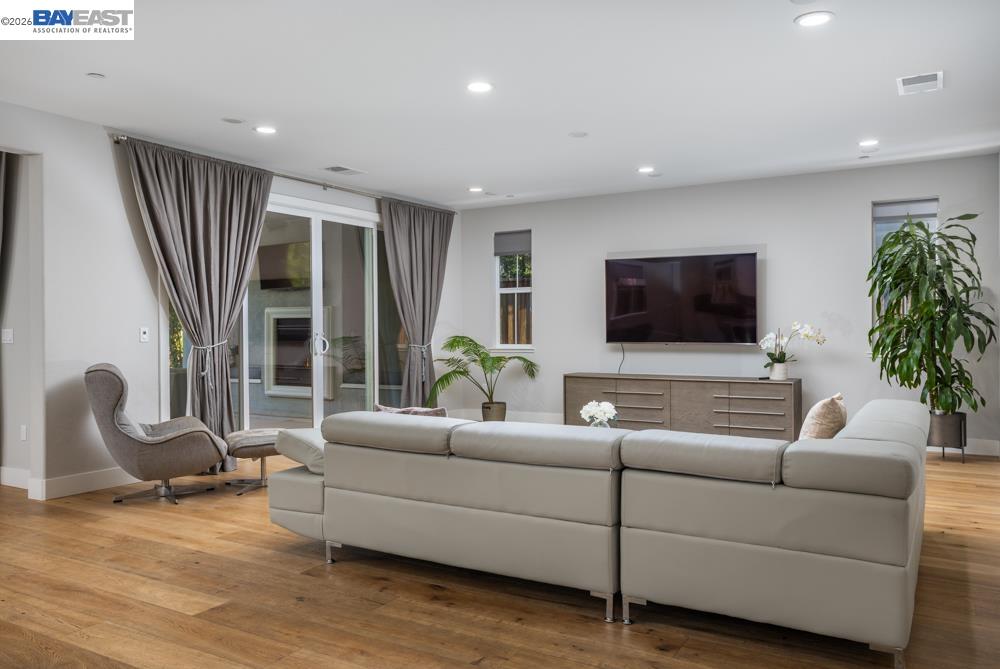 Detail Gallery Image 8 of 33 For 436 Wayland Loop, Livermore,  CA 94550 - 5 Beds | 4 Baths