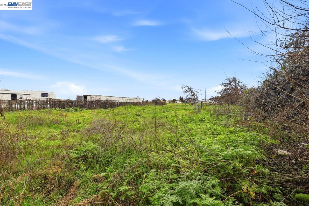 Detail Gallery Image 8 of 14 For 841 San Felipe Rd, Hollister,  CA 95023 - 2 Beds | 1 Baths