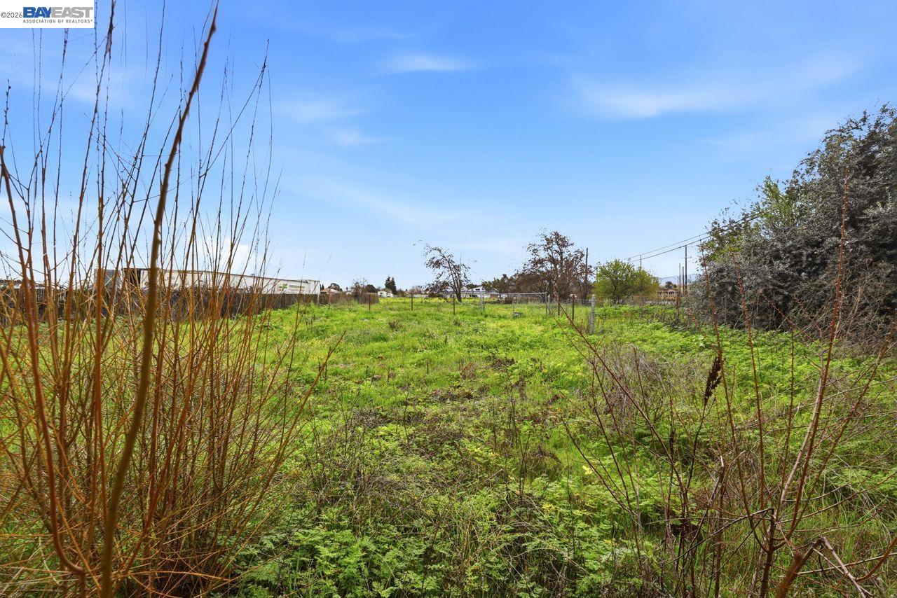 Detail Gallery Image 9 of 14 For 841 San Felipe Rd, Hollister,  CA 95023 - 2 Beds | 1 Baths