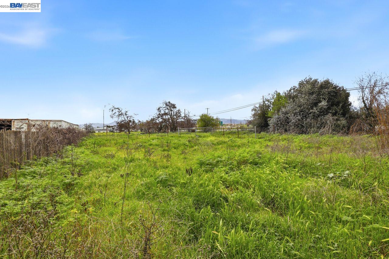 Detail Gallery Image 10 of 14 For 841 San Felipe Rd, Hollister,  CA 95023 - 2 Beds | 1 Baths