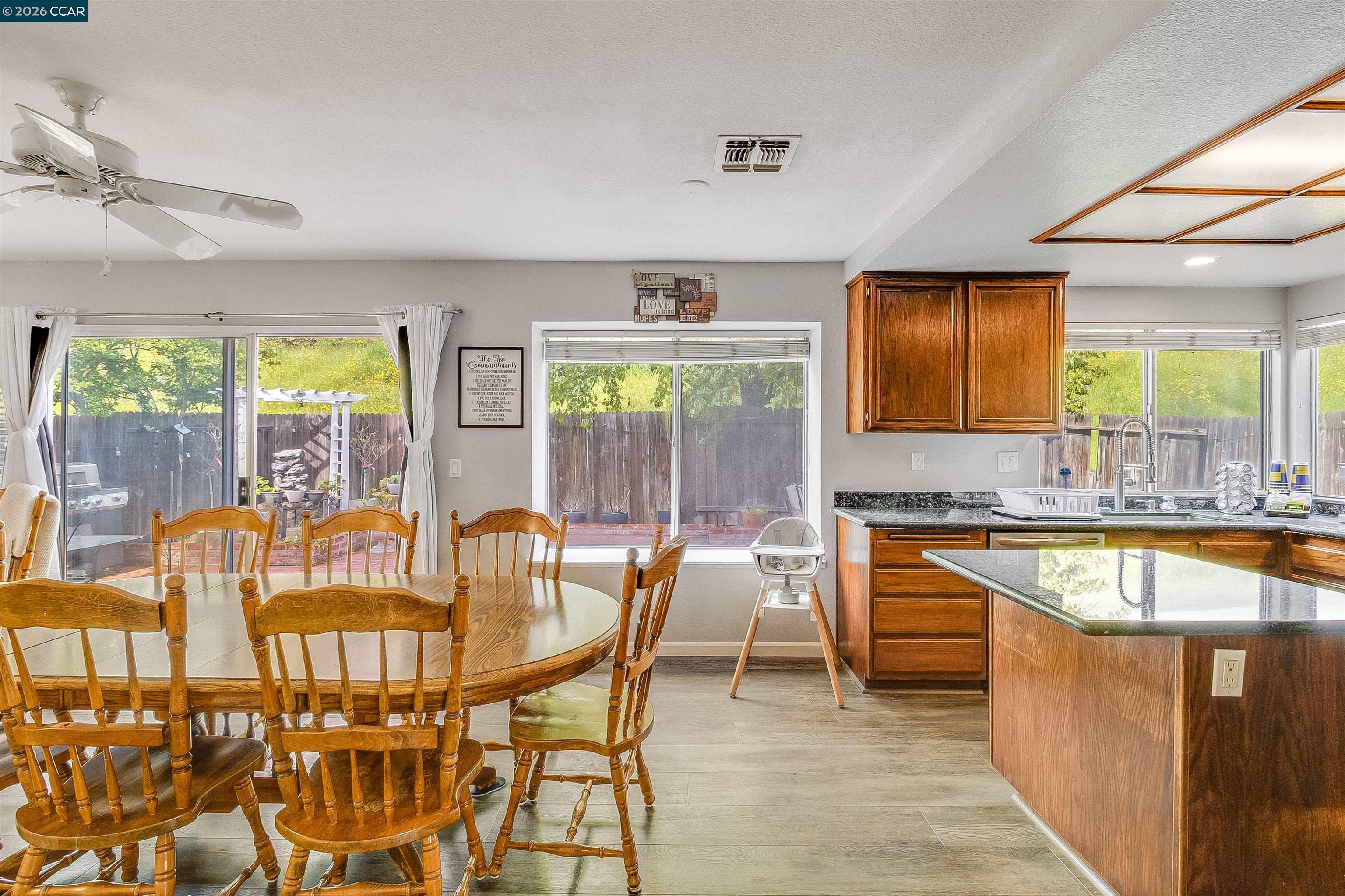 Detail Gallery Image 12 of 45 For 5121 Rodeo Ct, Antioch,  CA 94531 - 3 Beds | 3 Baths