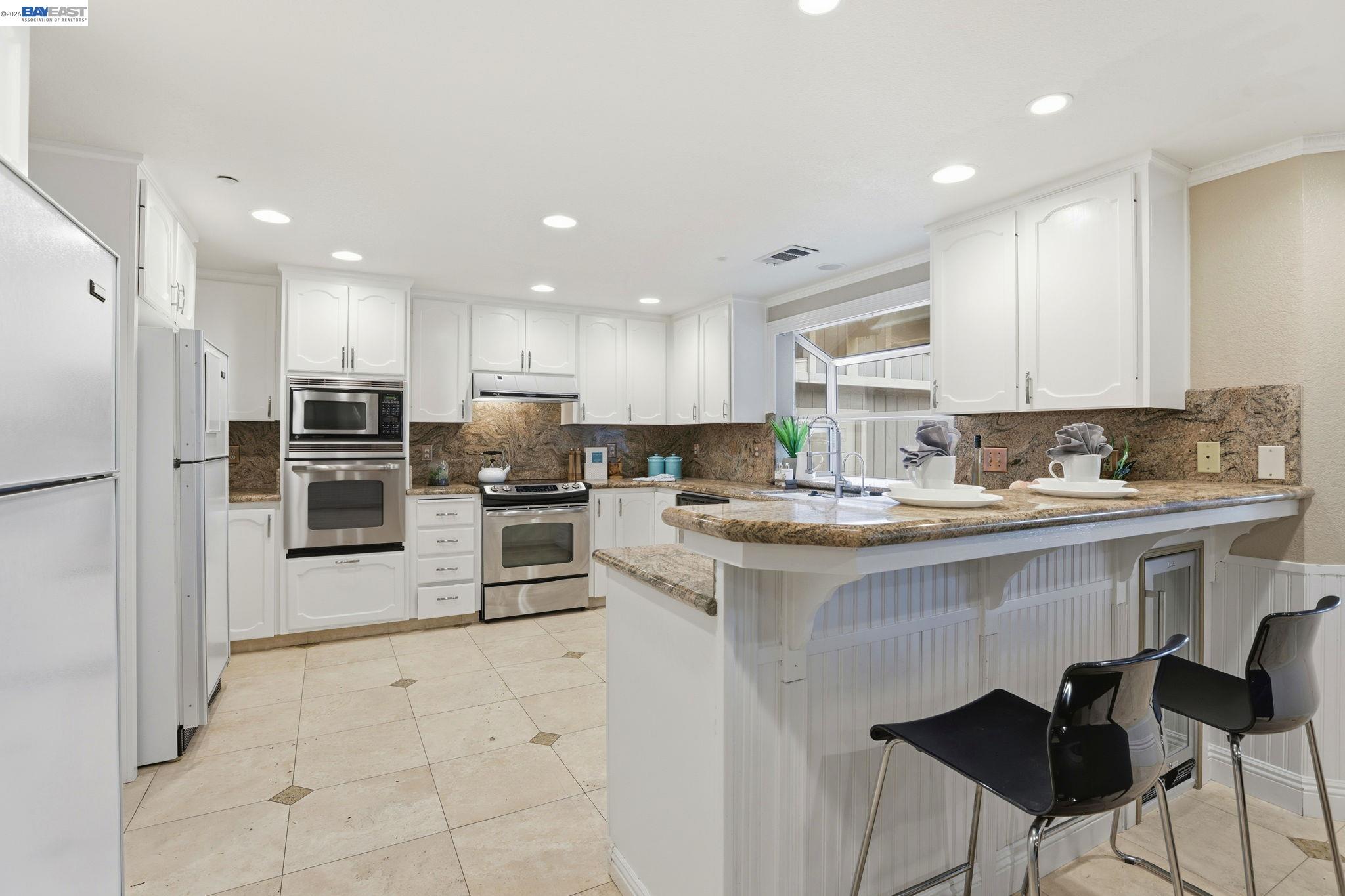 Detail Gallery Image 13 of 51 For 1414 Columbine Way, Livermore,  CA 94551 - 4 Beds | 2/1 Baths