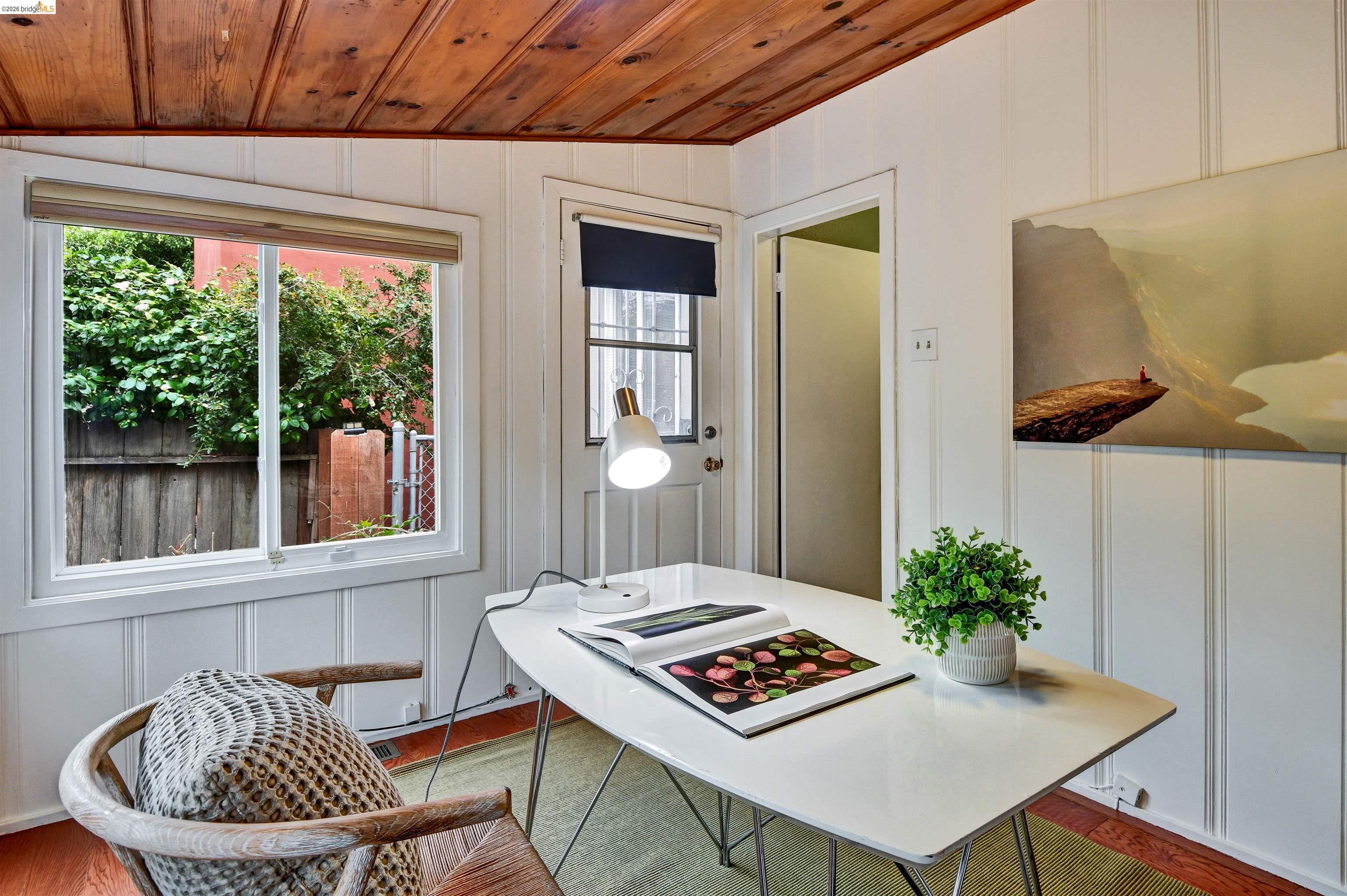 Detail Gallery Image 17 of 32 For 6236 Laird Ave, Oakland,  CA 94605 - 2 Beds | 1 Baths