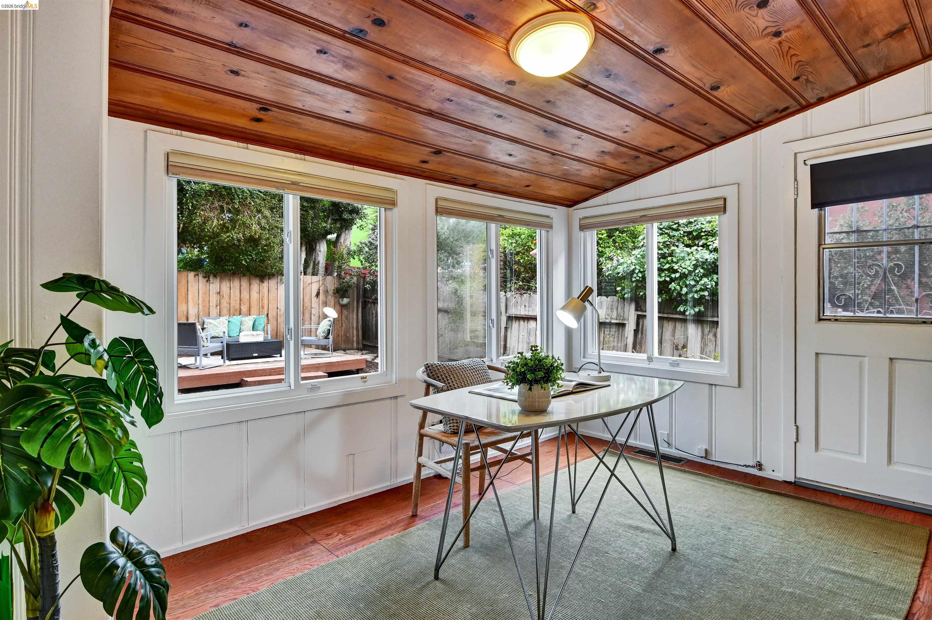 Detail Gallery Image 18 of 32 For 6236 Laird Ave, Oakland,  CA 94605 - 2 Beds | 1 Baths