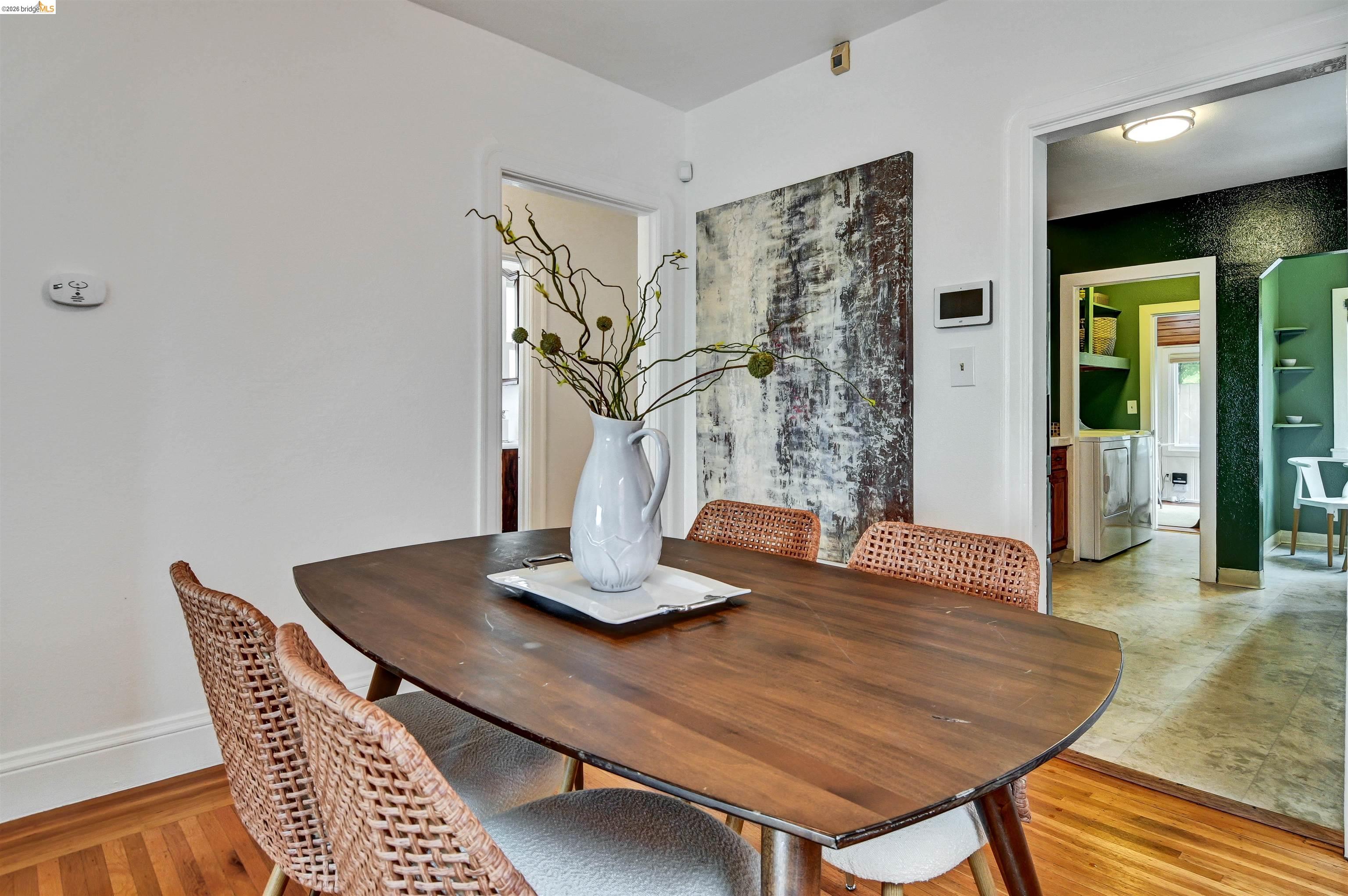 Detail Gallery Image 6 of 32 For 6236 Laird Ave, Oakland,  CA 94605 - 2 Beds | 1 Baths