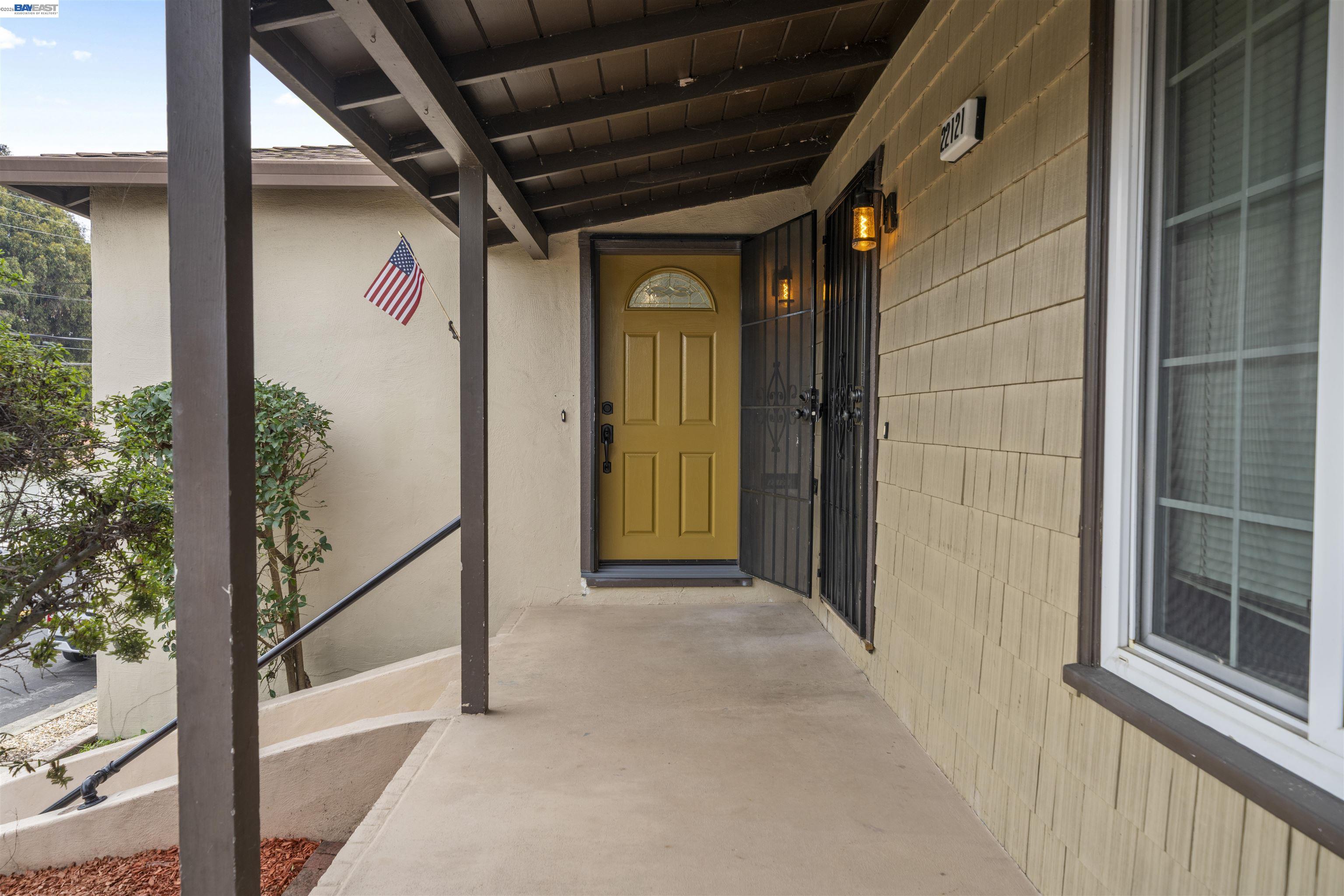 Detail Gallery Image 6 of 28 For 22123 Main St, Hayward,  CA 94541 - 2 Beds | 1 Baths