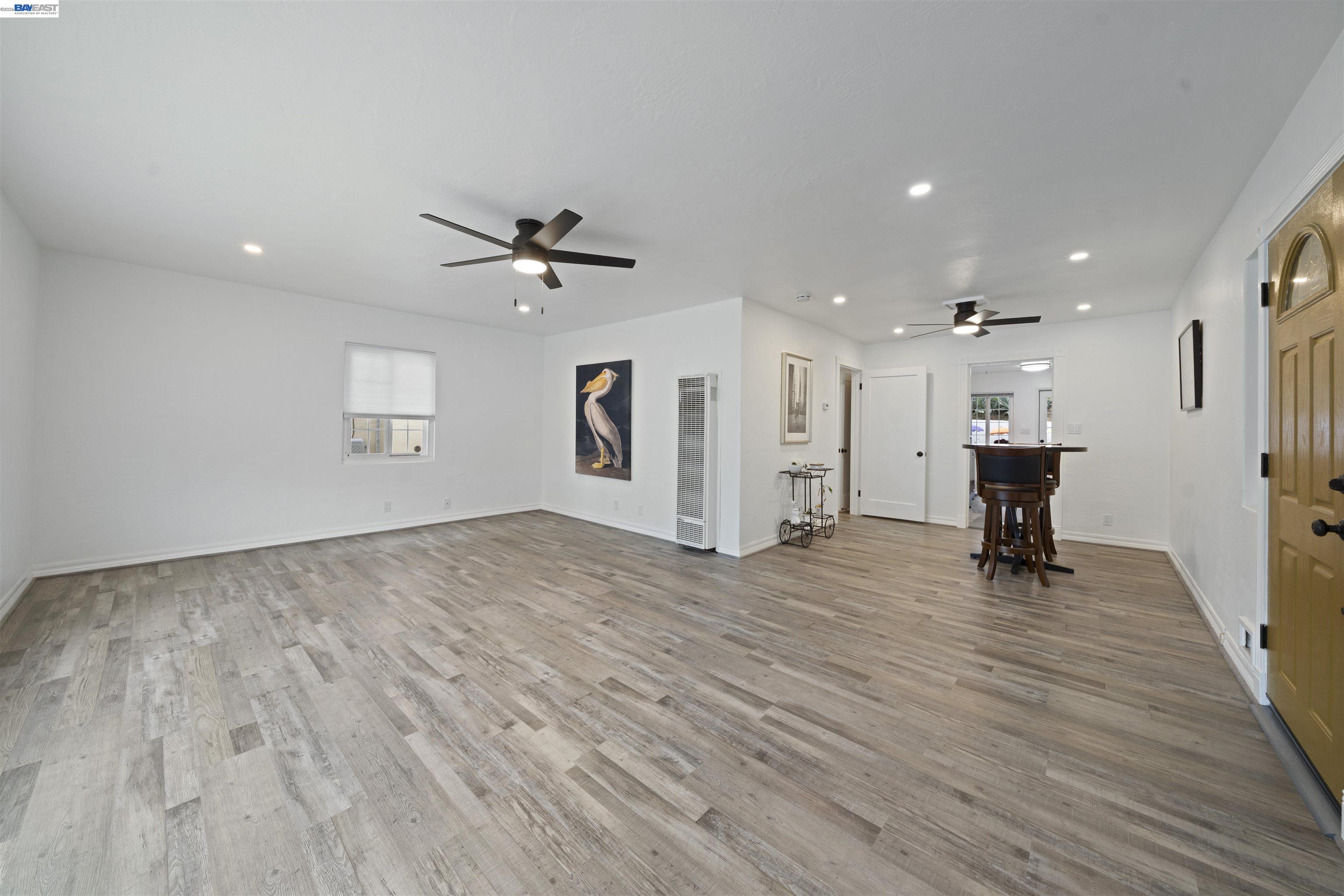 Detail Gallery Image 8 of 28 For 22123 Main St, Hayward,  CA 94541 - 2 Beds | 1 Baths