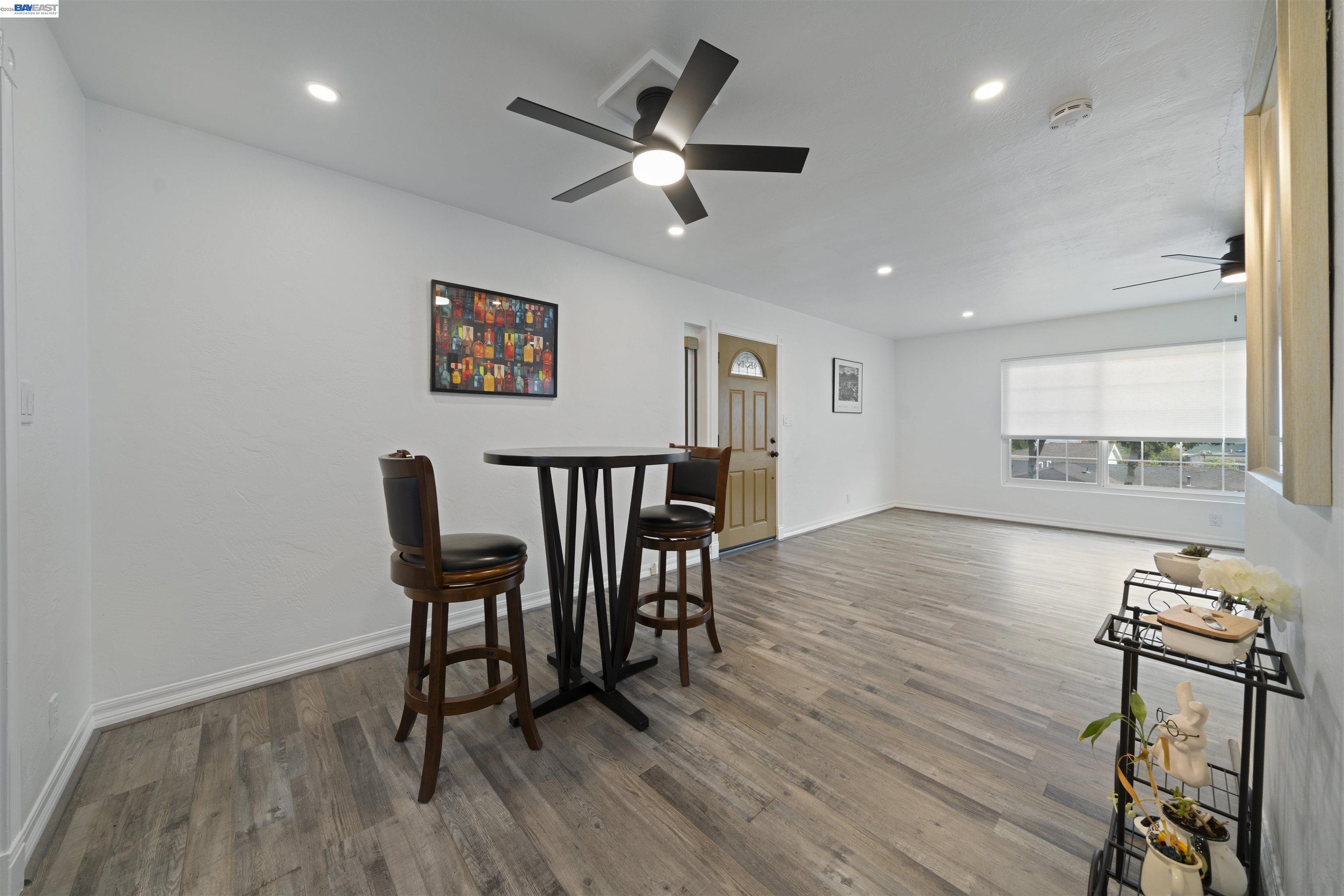 Detail Gallery Image 9 of 28 For 22123 Main St, Hayward,  CA 94541 - 2 Beds | 1 Baths