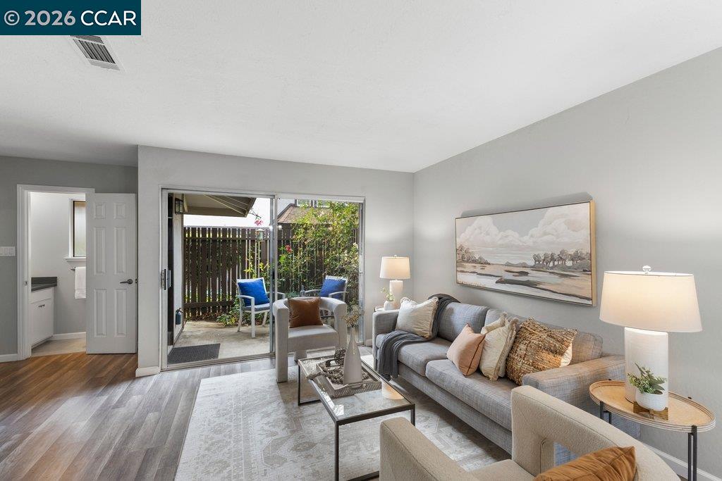 Photo #3: 41124838 Listing: Photo #3