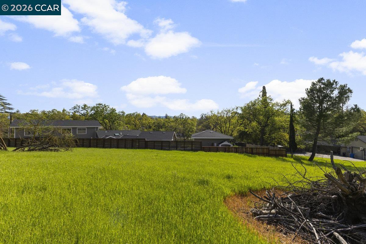 Detail Gallery Image 14 of 33 For 1101 Scots Ln, Walnut Creek,  CA 94596 - 3 Beds | 2/1 Baths