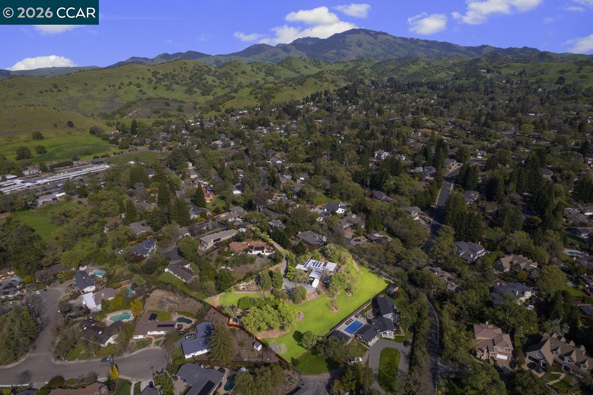 Detail Gallery Image 31 of 33 For 1101 Scots Ln, Walnut Creek,  CA 94596 - 3 Beds | 2/1 Baths