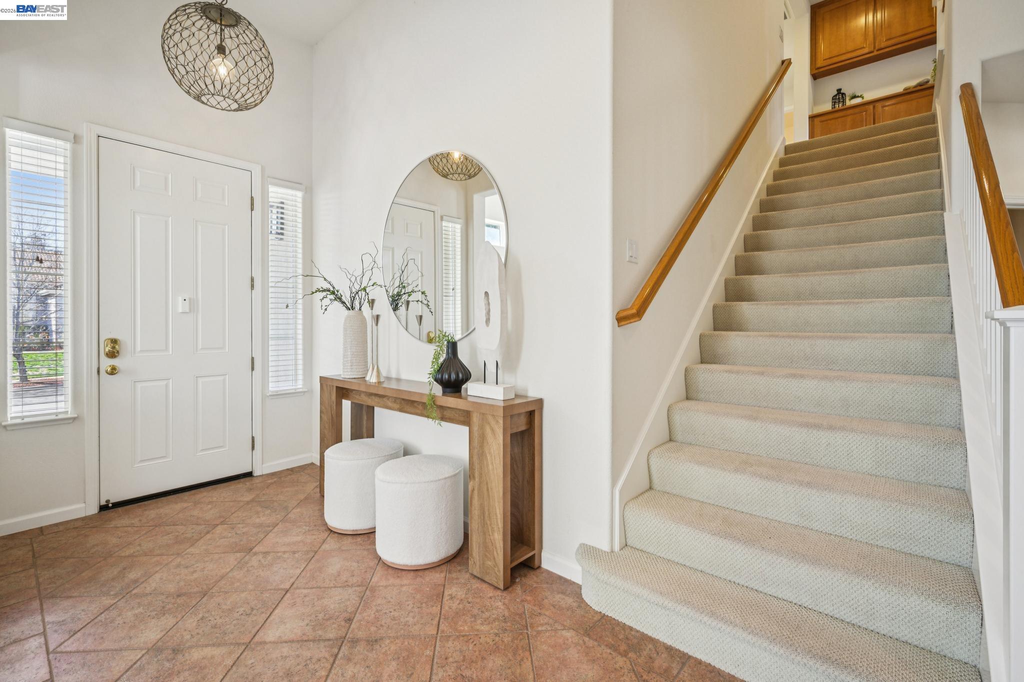 Detail Gallery Image 3 of 59 For 28862 Bay Heights Rd, Hayward,  CA 94542 - 5 Beds | 3 Baths