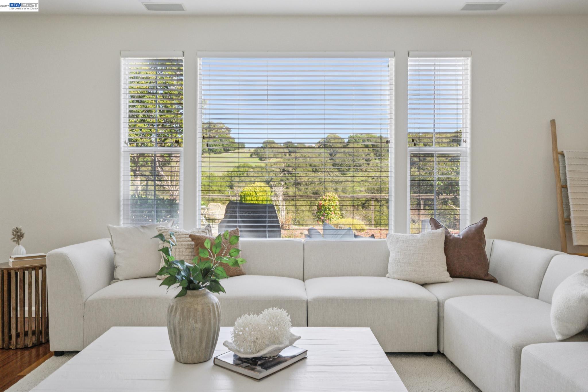 Detail Gallery Image 26 of 59 For 28862 Bay Heights Rd, Hayward,  CA 94542 - 5 Beds | 3 Baths