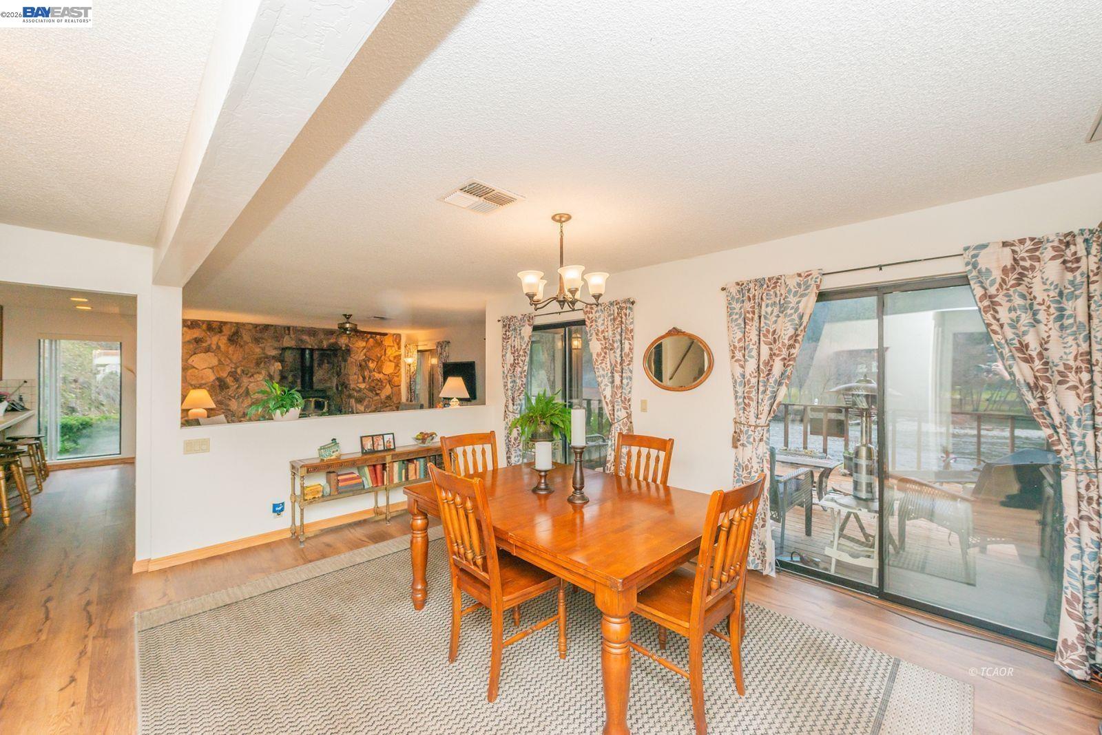 Detail Gallery Image 16 of 52 For 2393 Poker Bar Rd, Douglas City,  CA 96024 - 3 Beds | 2/1 Baths