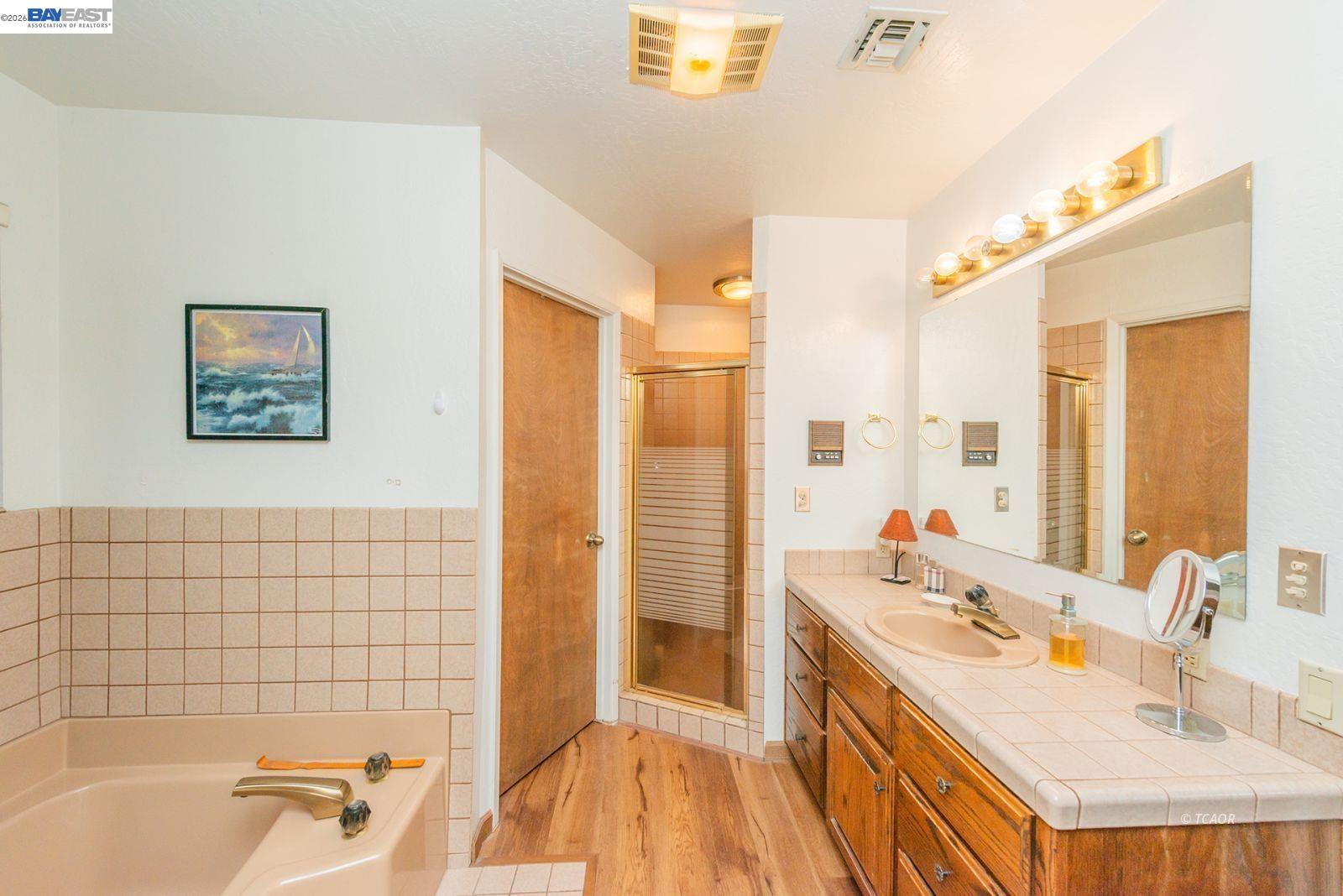 Detail Gallery Image 20 of 52 For 2393 Poker Bar Rd, Douglas City,  CA 96024 - 3 Beds | 2/1 Baths