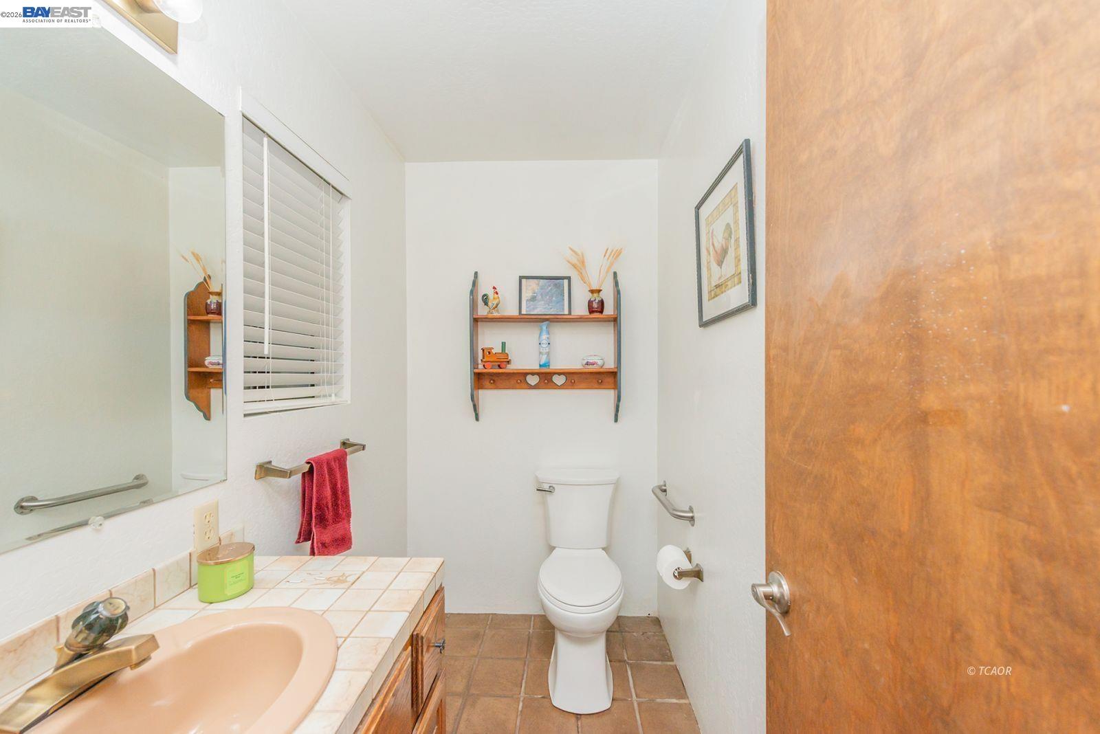 Detail Gallery Image 25 of 52 For 2393 Poker Bar Rd, Douglas City,  CA 96024 - 3 Beds | 2/1 Baths