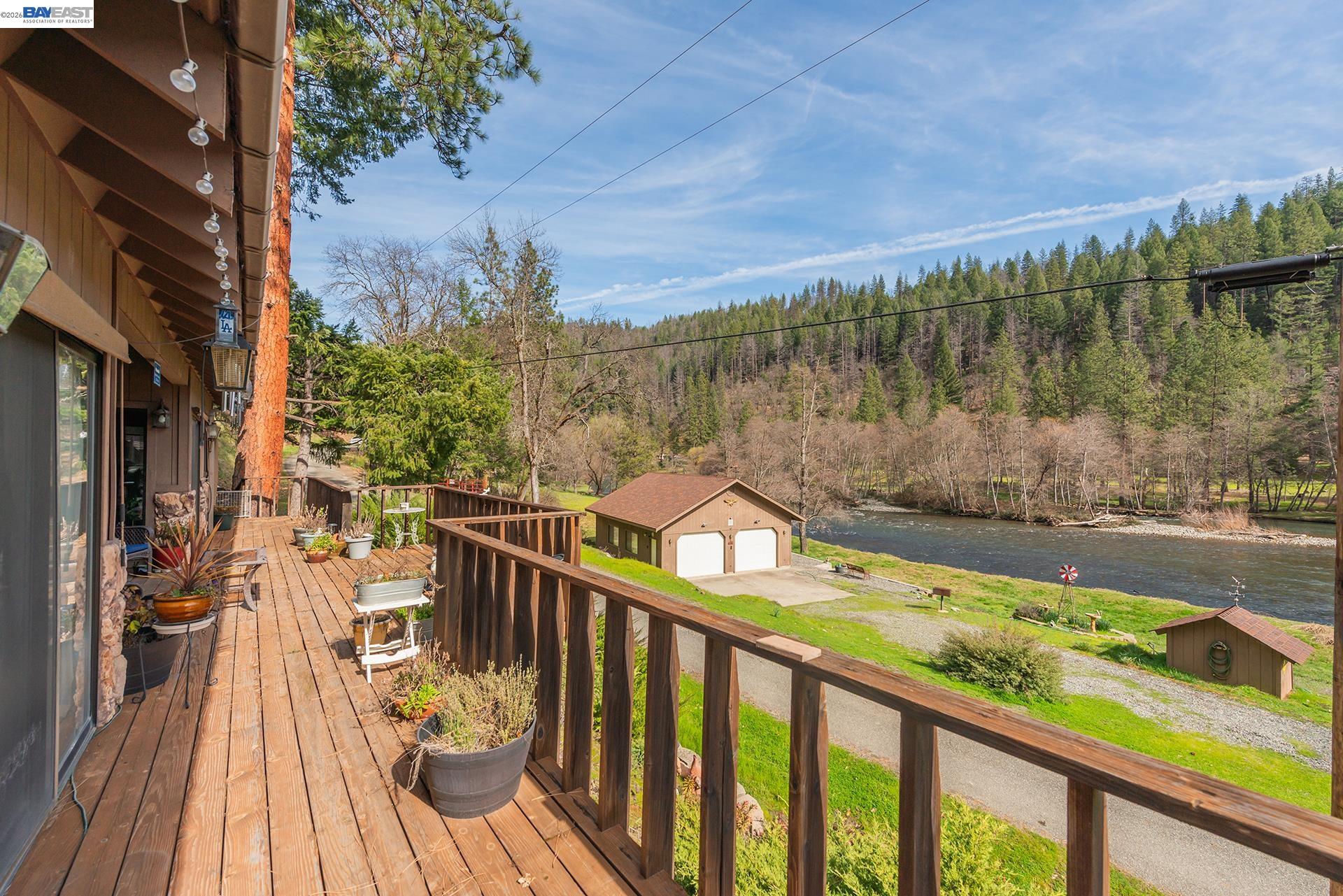 Detail Gallery Image 6 of 52 For 2393 Poker Bar Rd, Douglas City,  CA 96024 - 3 Beds | 2/1 Baths