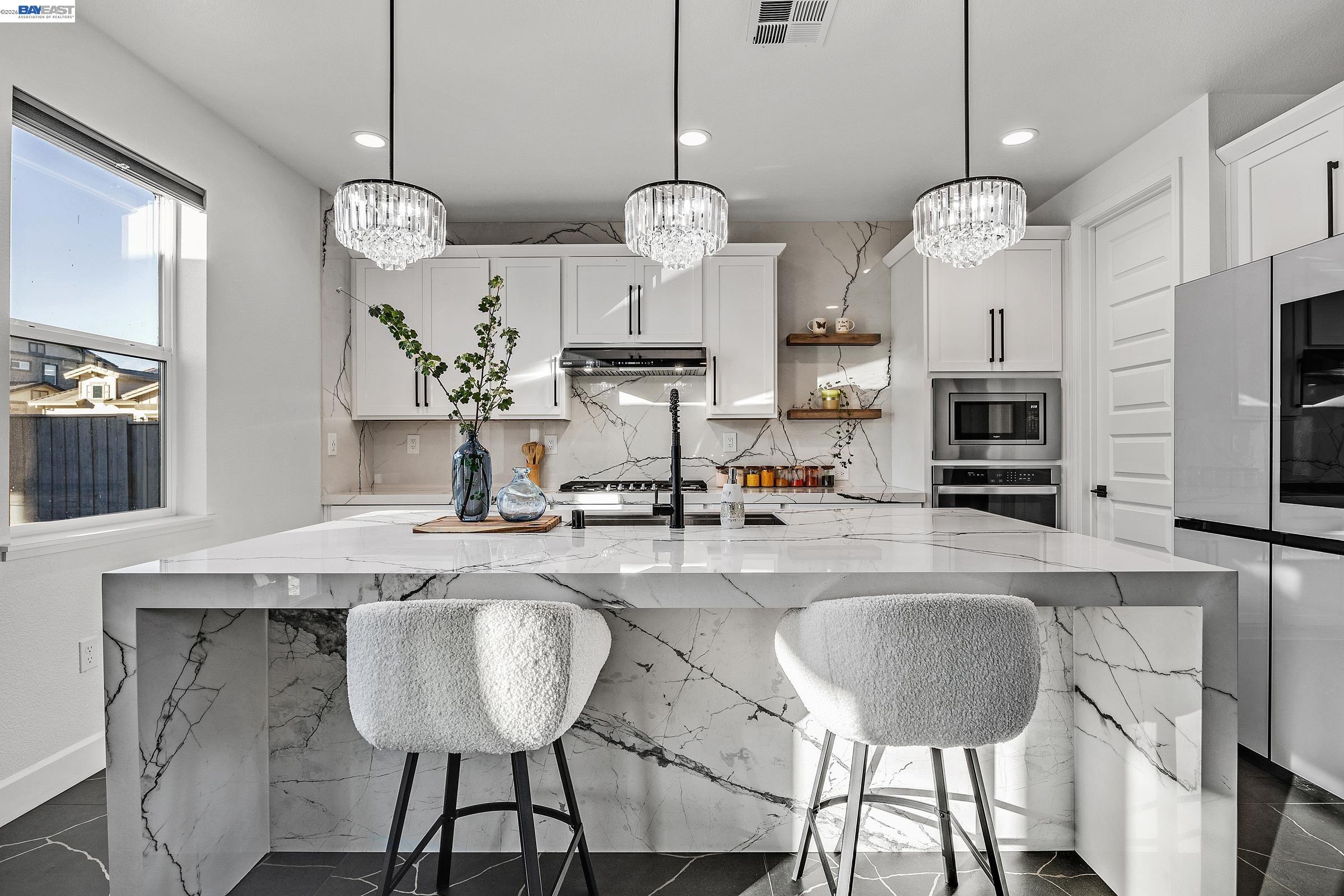 Detail Gallery Image 2 of 60 For 259 Eagle Nest Dr, Oakley,  CA 94561 - 5 Beds | 4/1 Baths