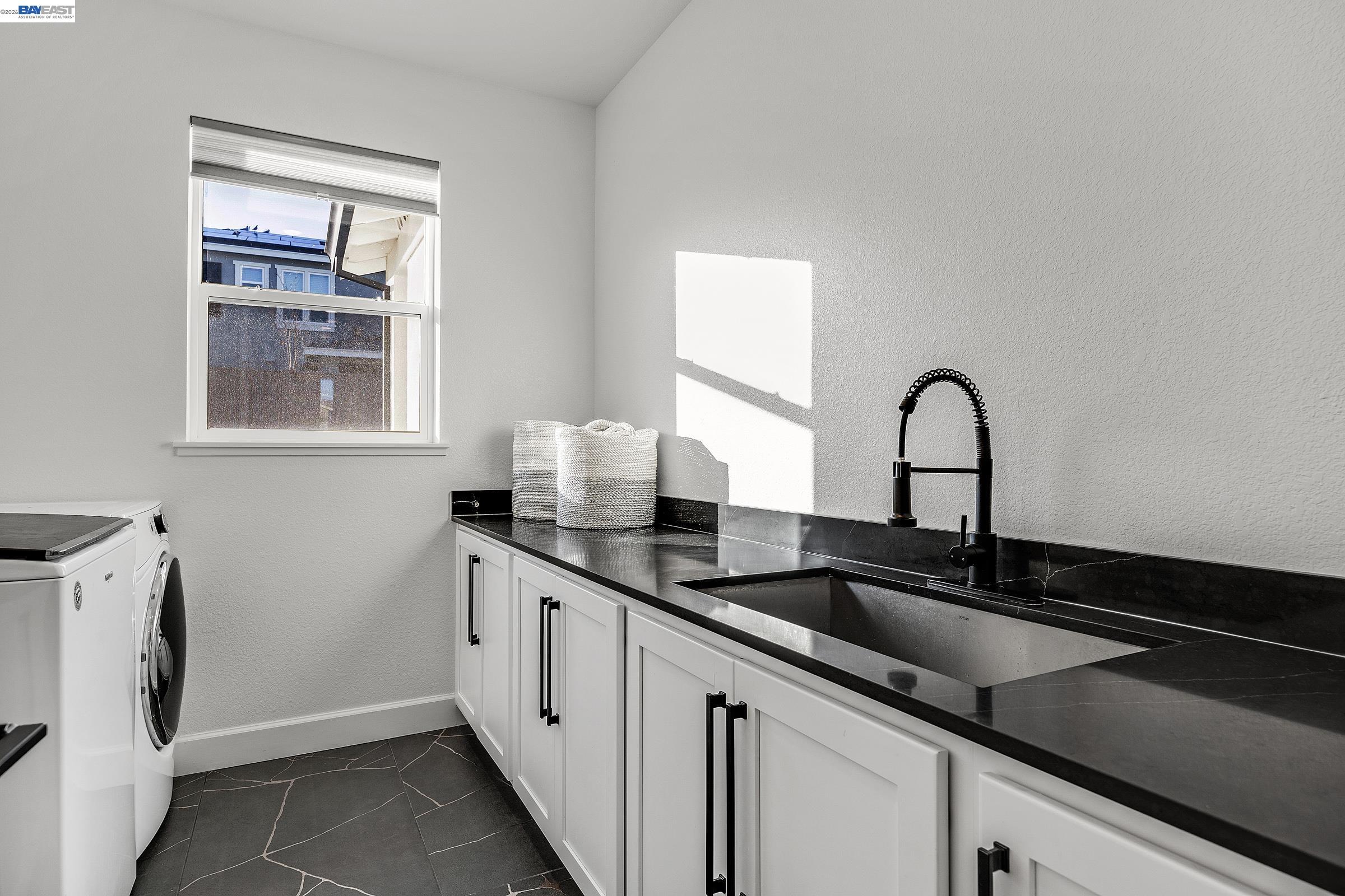 Detail Gallery Image 14 of 60 For 259 Eagle Nest Dr, Oakley,  CA 94561 - 5 Beds | 4/1 Baths