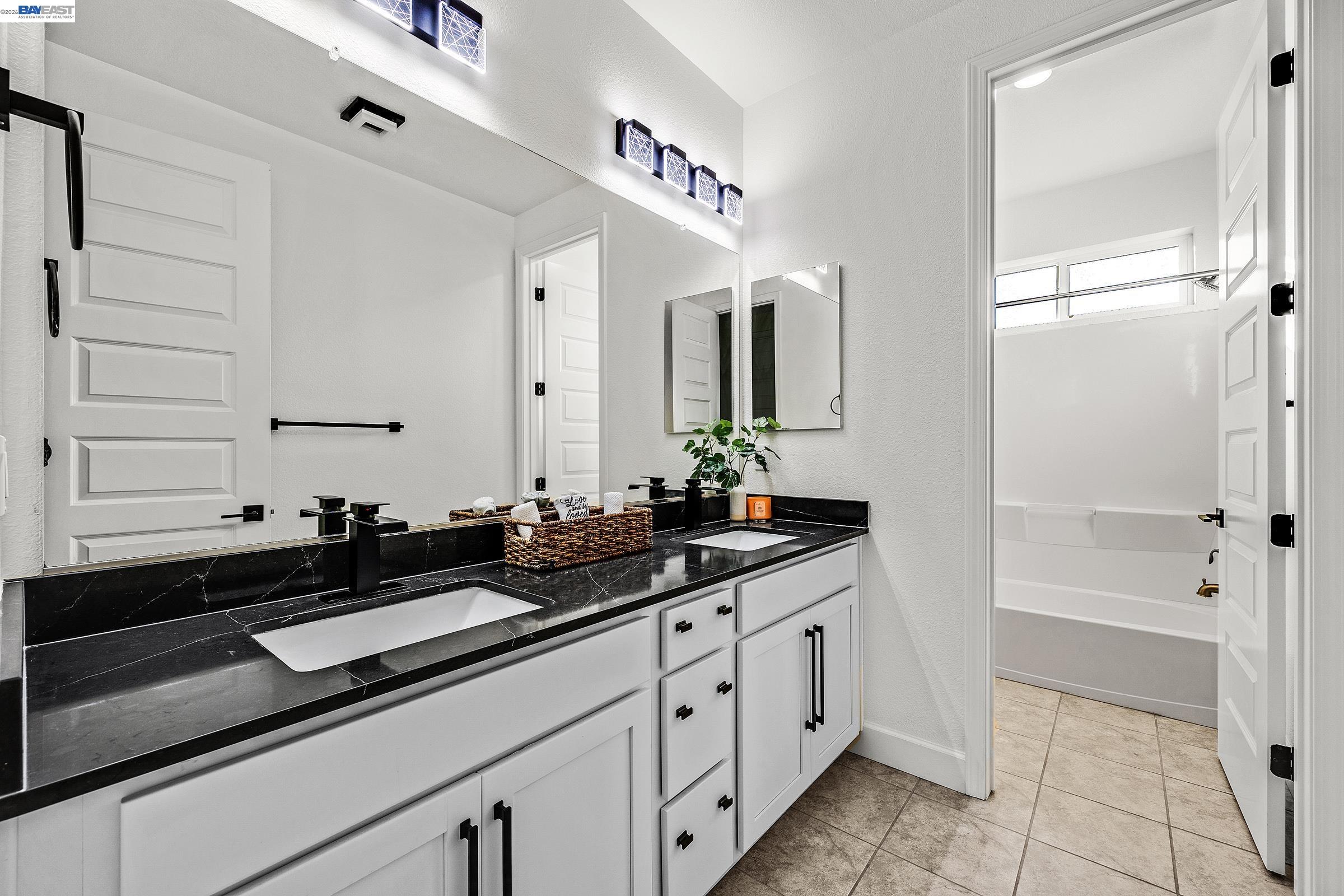 Detail Gallery Image 23 of 60 For 259 Eagle Nest Dr, Oakley,  CA 94561 - 5 Beds | 4/1 Baths