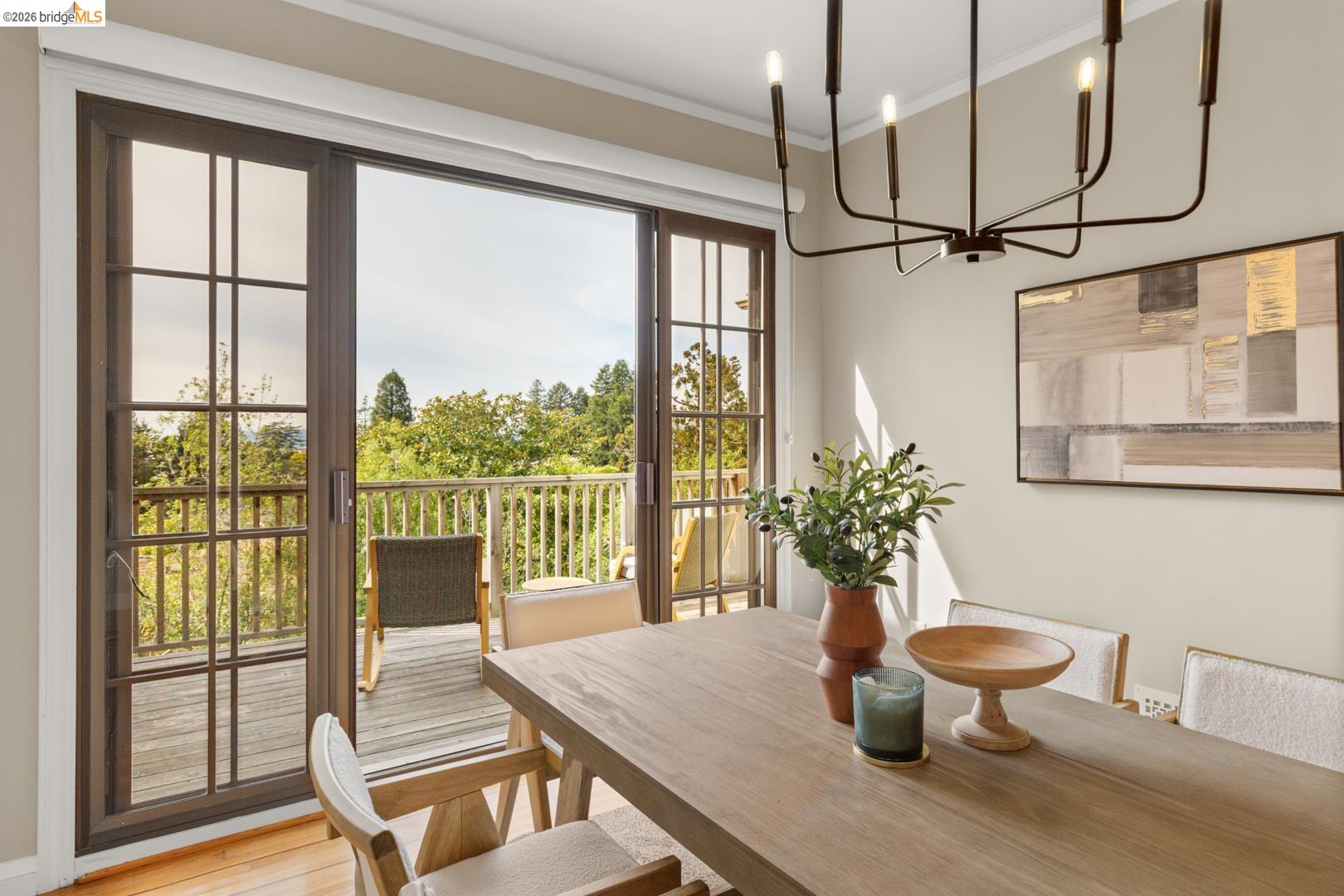 Detail Gallery Image 11 of 30 For 22 Windsor Ave, Kensington,  CA 94708 - 3 Beds | 2 Baths