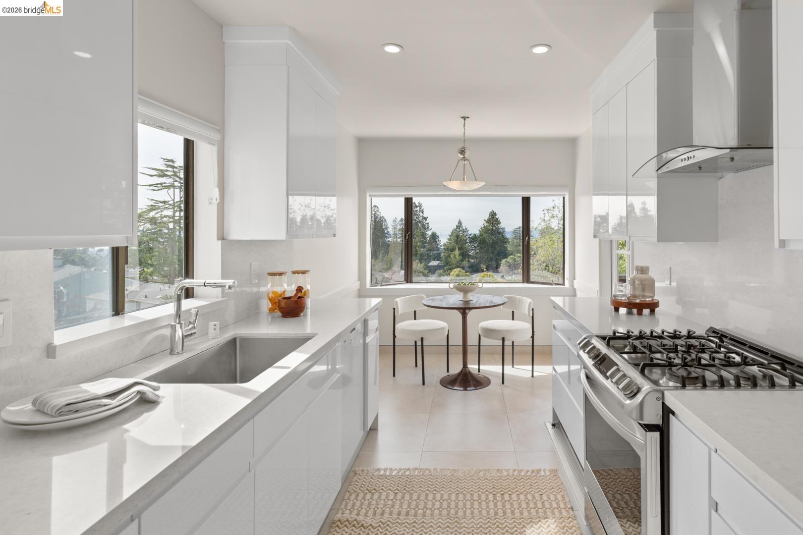 Detail Gallery Image 16 of 30 For 22 Windsor Ave, Kensington,  CA 94708 - 3 Beds | 2 Baths