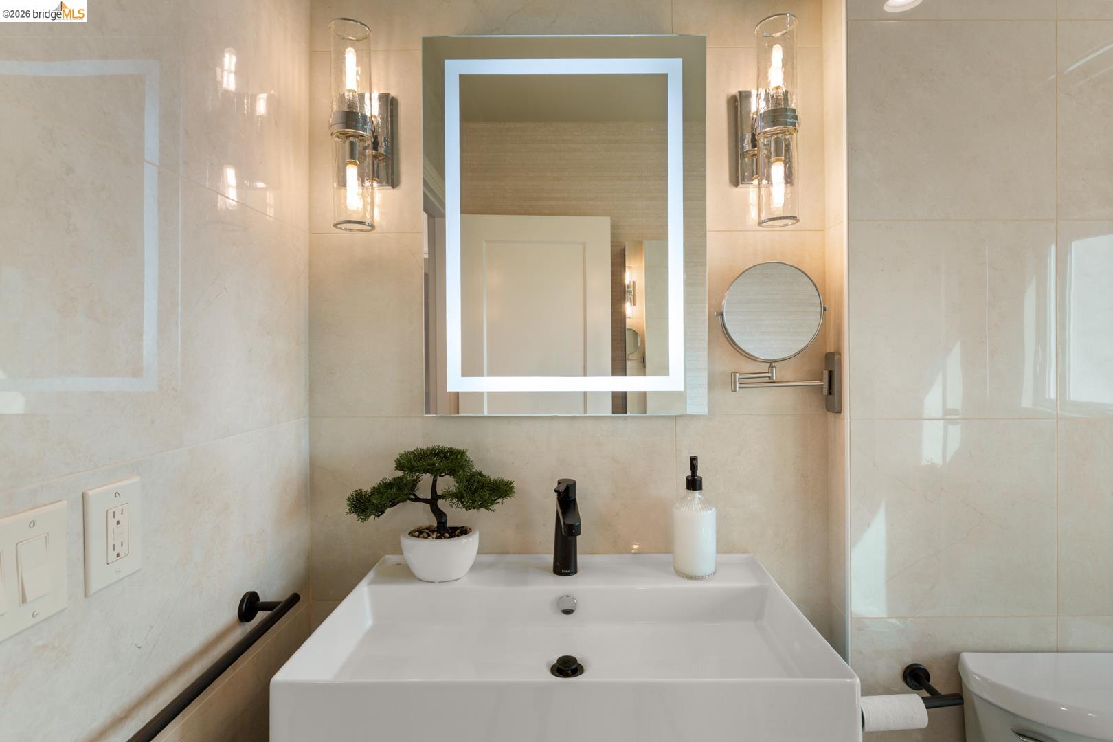 Detail Gallery Image 22 of 30 For 22 Windsor Ave, Kensington,  CA 94708 - 3 Beds | 2 Baths