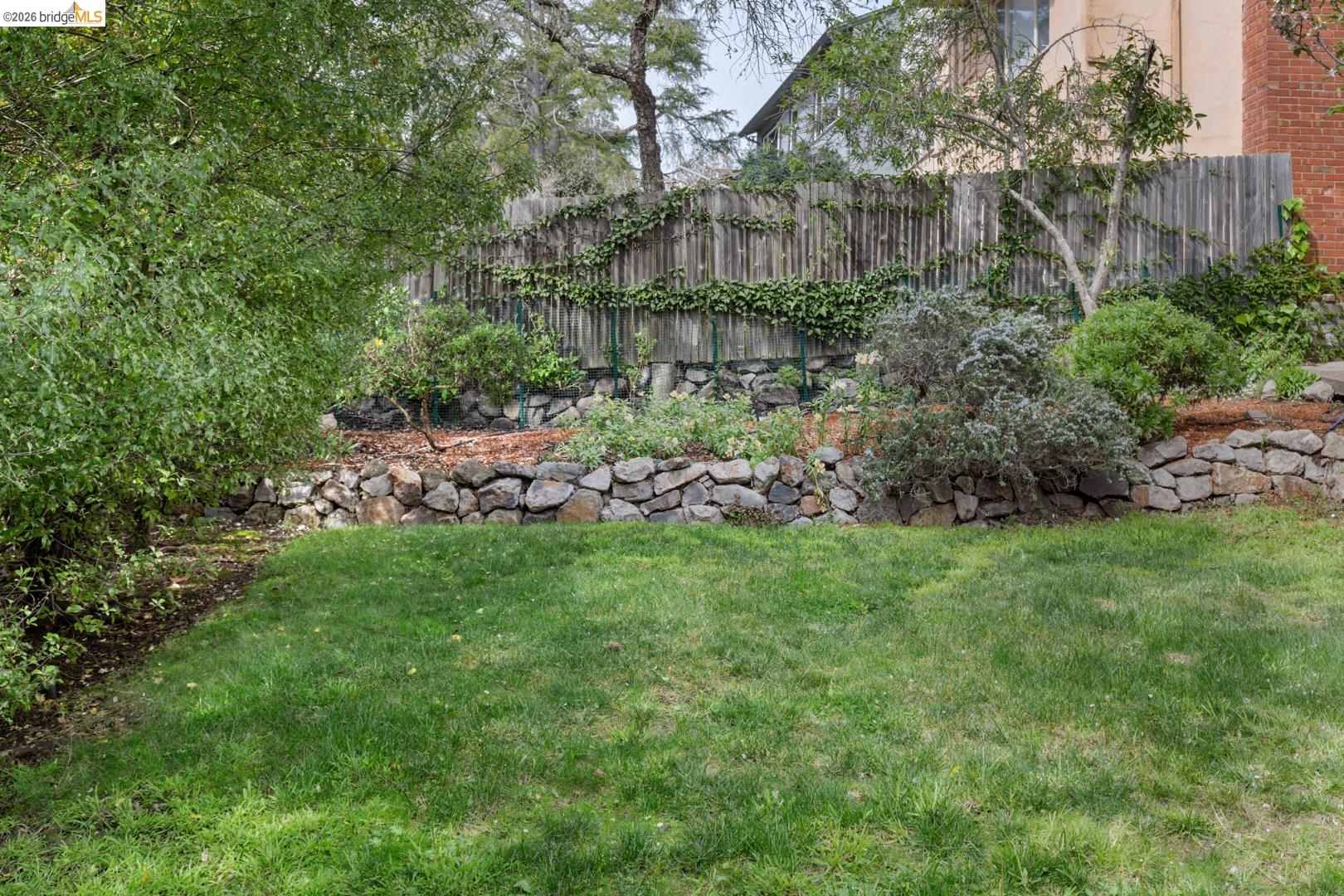 Detail Gallery Image 29 of 30 For 22 Windsor Ave, Kensington,  CA 94708 - 3 Beds | 2 Baths