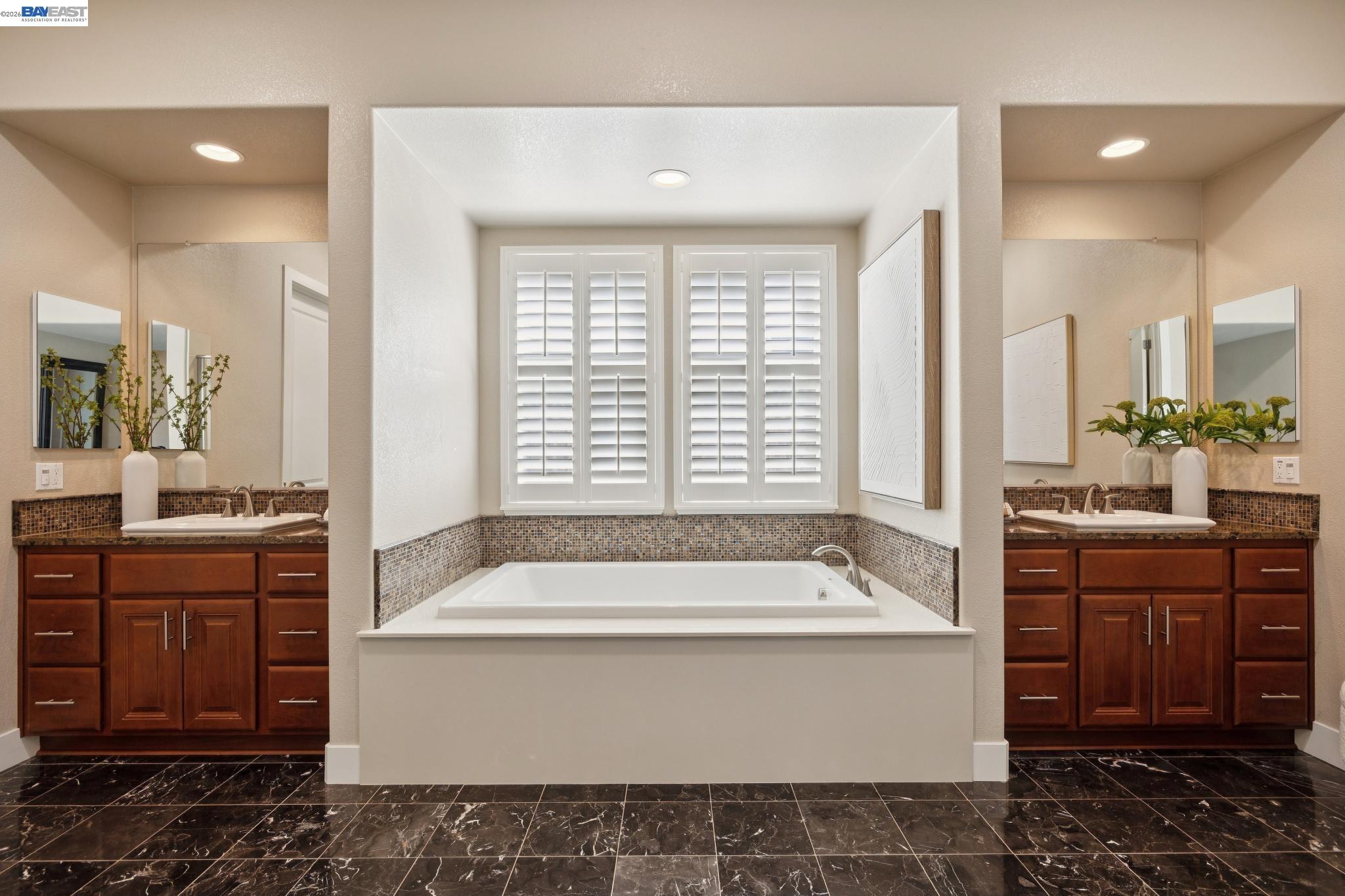 Detail Gallery Image 25 of 60 For 73 Stonebrae Rd, Hayward,  CA 94542 - 4 Beds | 4/1 Baths