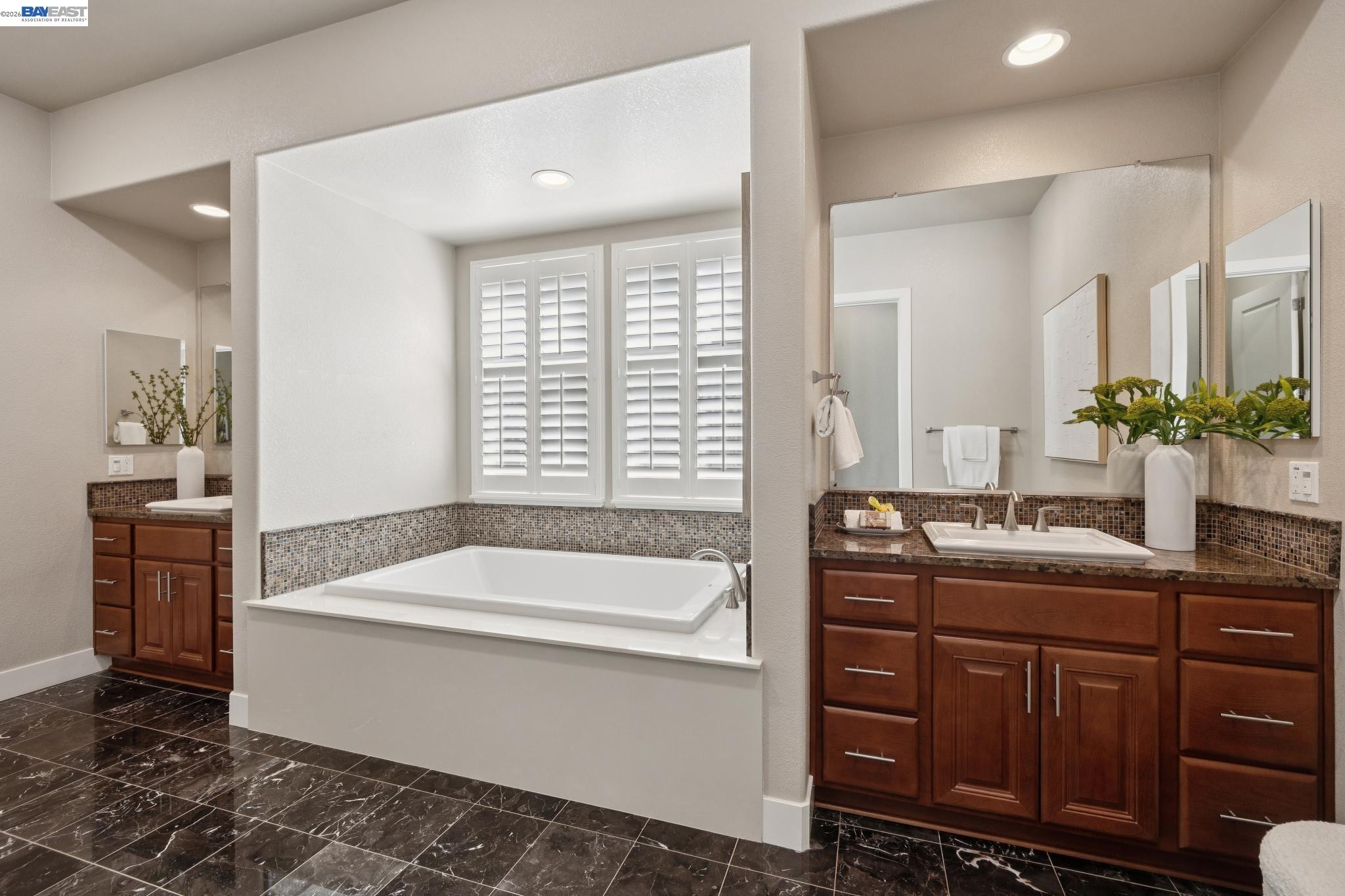 Detail Gallery Image 27 of 60 For 73 Stonebrae Rd, Hayward,  CA 94542 - 4 Beds | 4/1 Baths