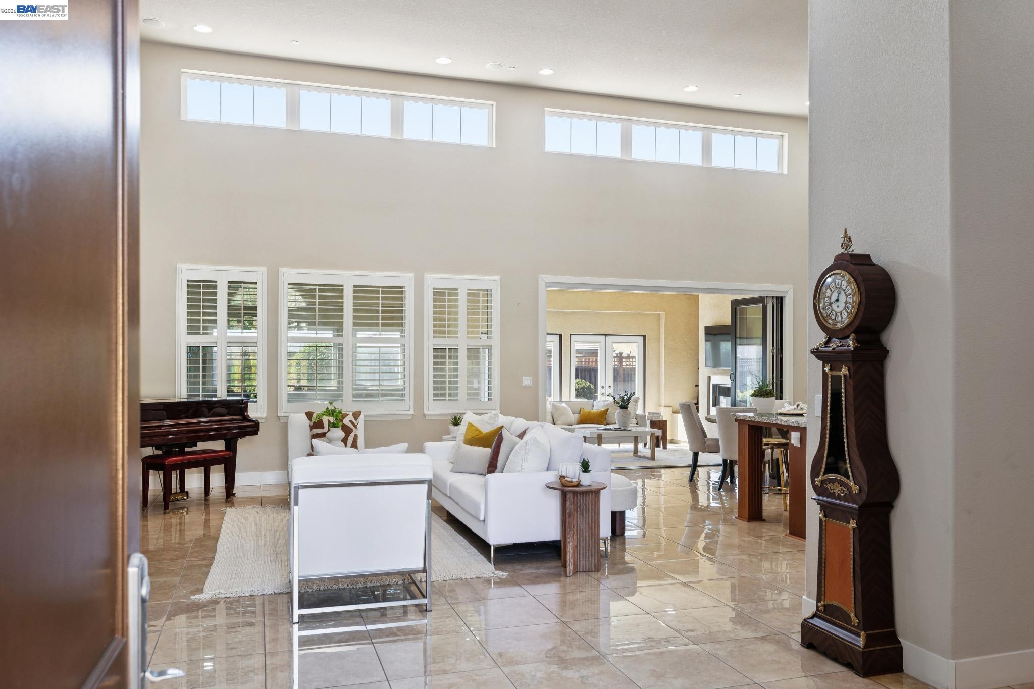 Detail Gallery Image 4 of 60 For 73 Stonebrae Rd, Hayward,  CA 94542 - 4 Beds | 4/1 Baths