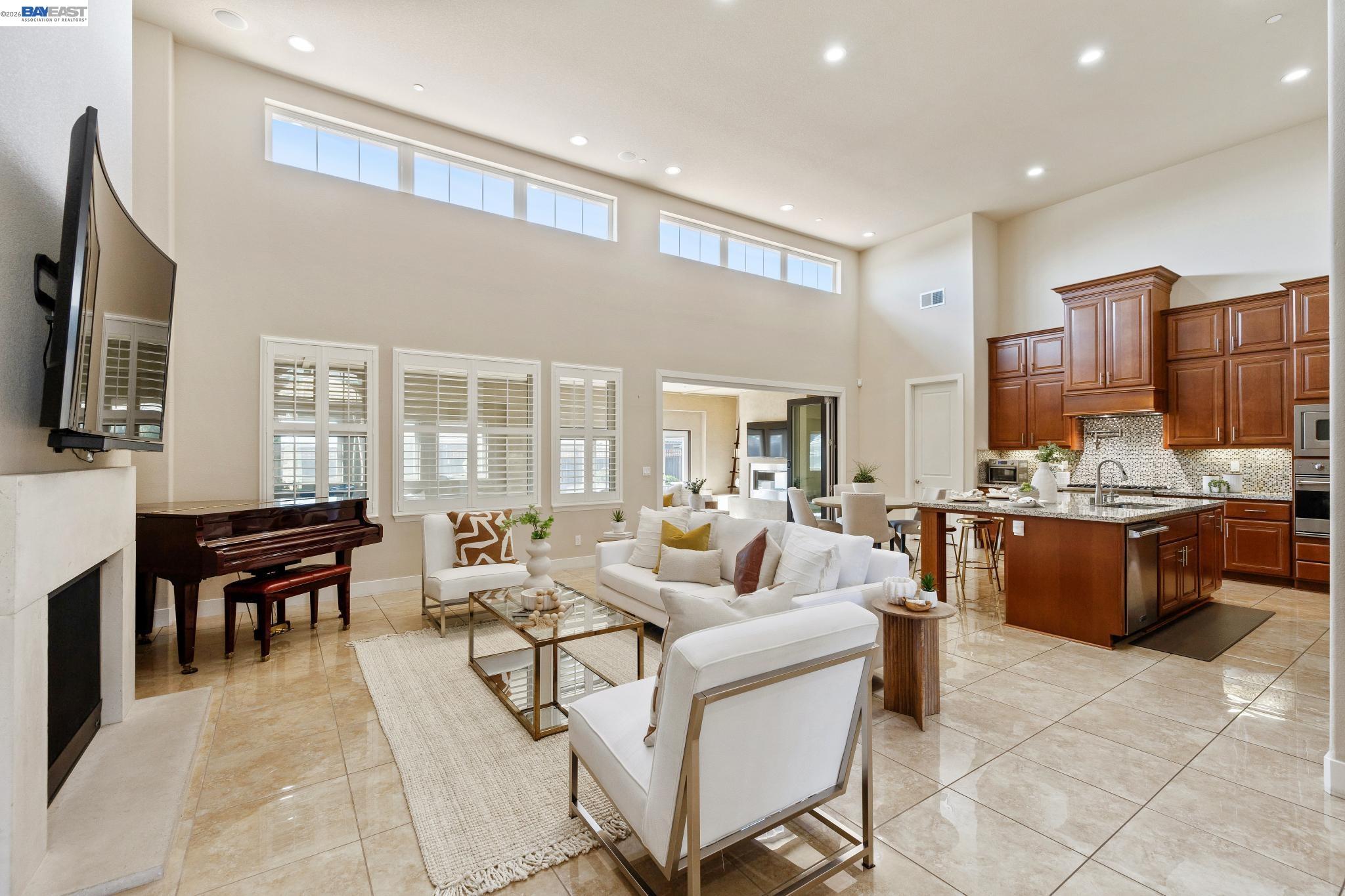 Detail Gallery Image 6 of 60 For 73 Stonebrae Rd, Hayward,  CA 94542 - 4 Beds | 4/1 Baths