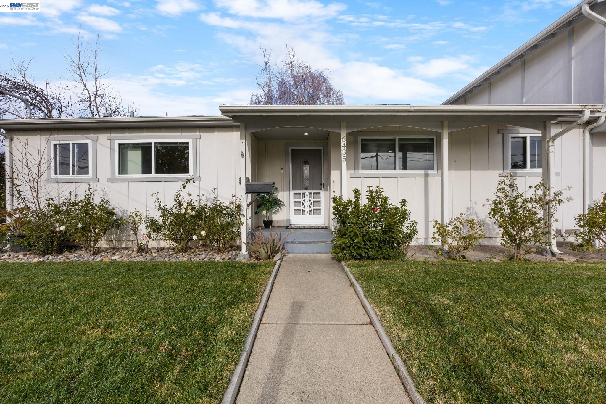 Detail Gallery Image 2 of 33 For 6435 Normandy Drive, Newark,  CA 94560 - 4 Beds | 3 Baths