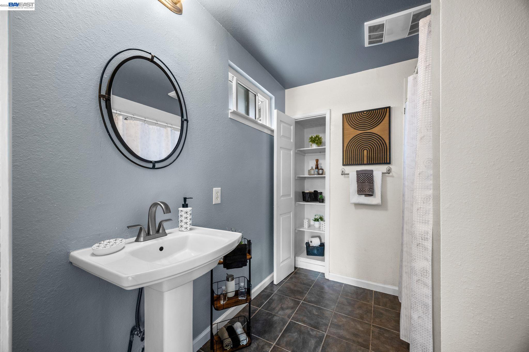 Detail Gallery Image 19 of 33 For 6435 Normandy Drive, Newark,  CA 94560 - 4 Beds | 3 Baths