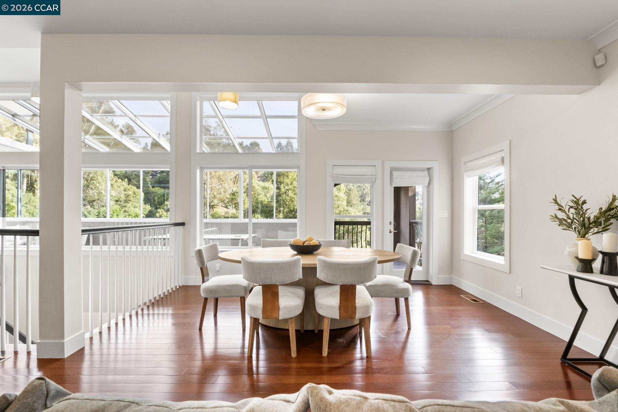 Detail Gallery Image 18 of 58 For 6165 Doncaster Pl, Oakland,  CA 94611 - 4 Beds | 3/1 Baths