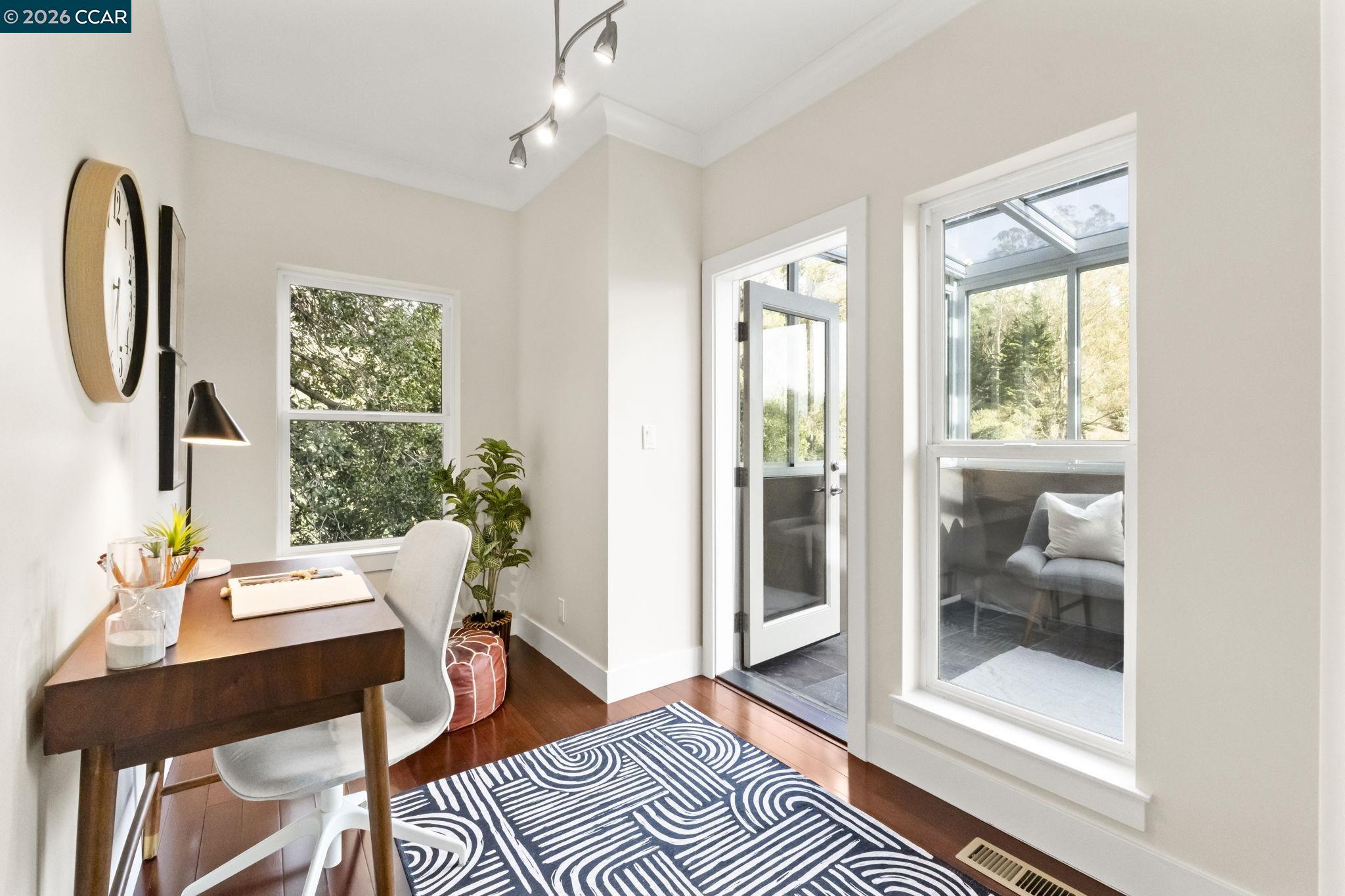 Detail Gallery Image 21 of 58 For 6165 Doncaster Pl, Oakland,  CA 94611 - 4 Beds | 3/1 Baths