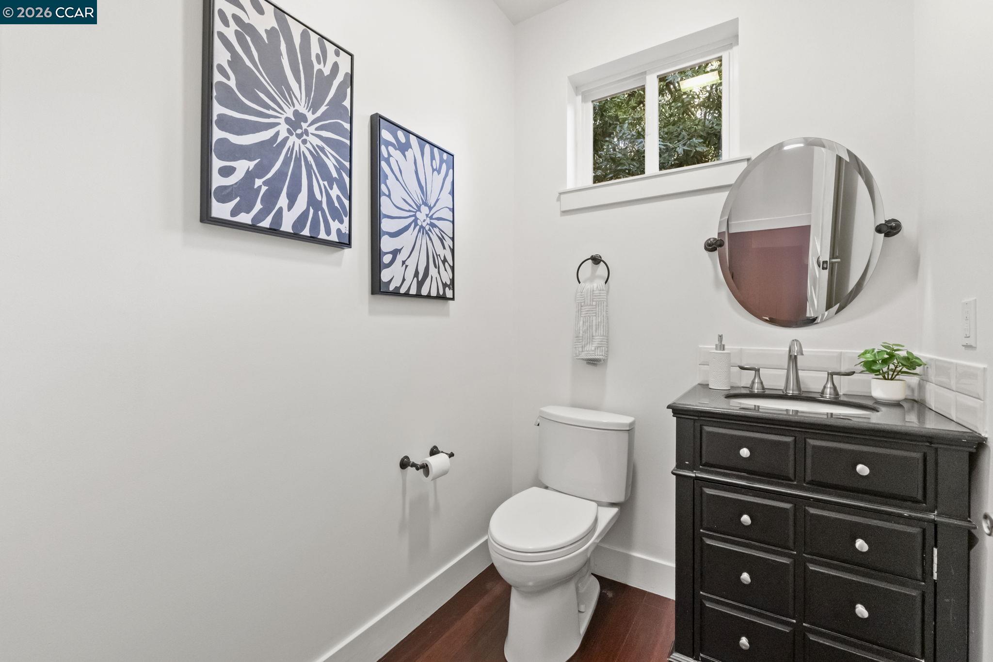 Detail Gallery Image 23 of 58 For 6165 Doncaster Pl, Oakland,  CA 94611 - 4 Beds | 3/1 Baths