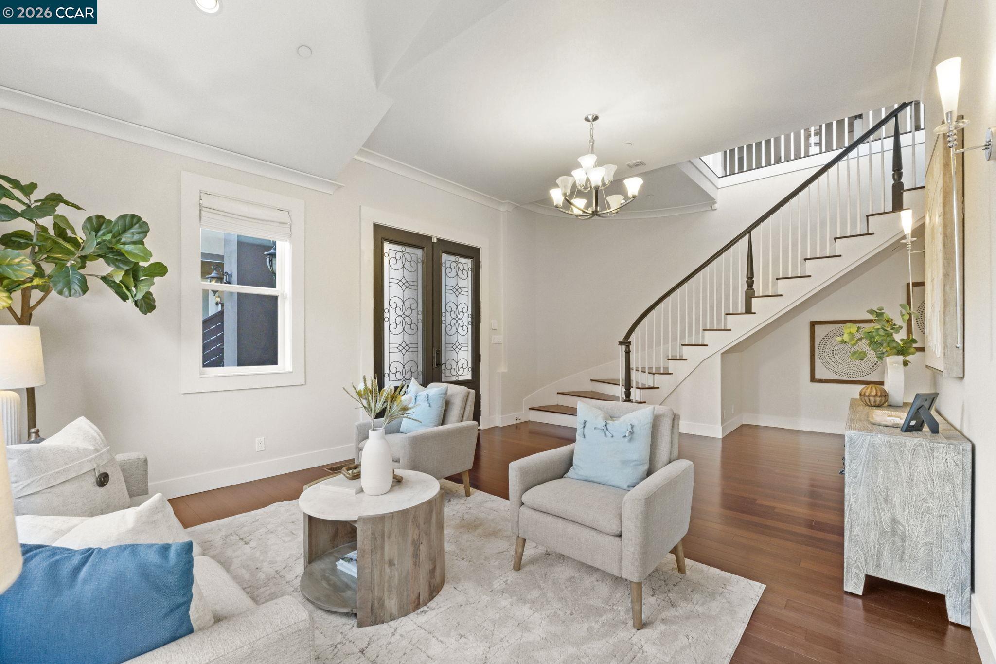 Detail Gallery Image 4 of 58 For 6165 Doncaster Pl, Oakland,  CA 94611 - 4 Beds | 3/1 Baths