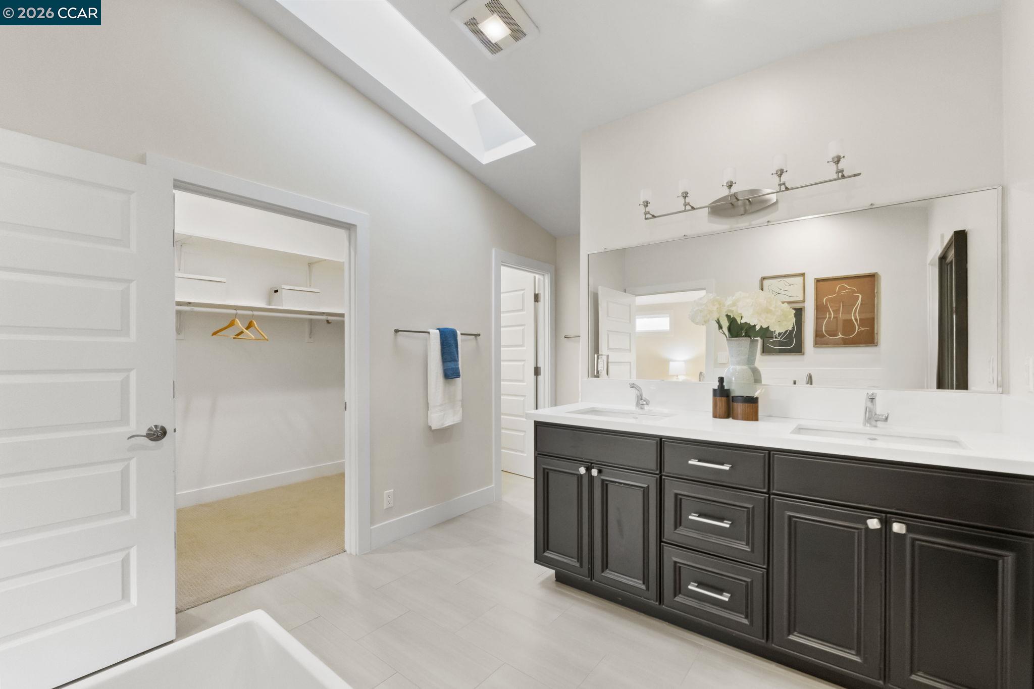 Detail Gallery Image 31 of 58 For 6165 Doncaster Pl, Oakland,  CA 94611 - 4 Beds | 3/1 Baths